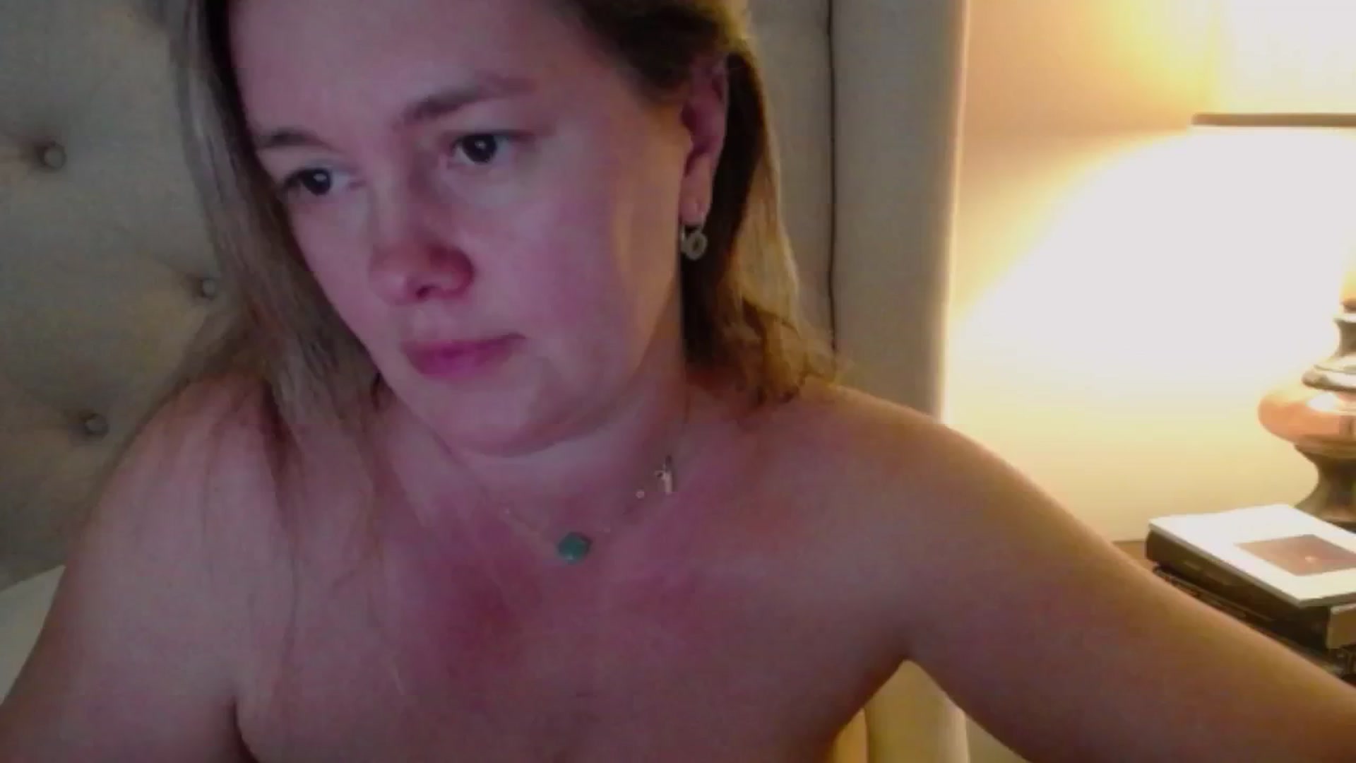 Gallery image thumbnail from J0llye's myfreecams stream on, 11/06/2024, 20:28 image 18 of 20