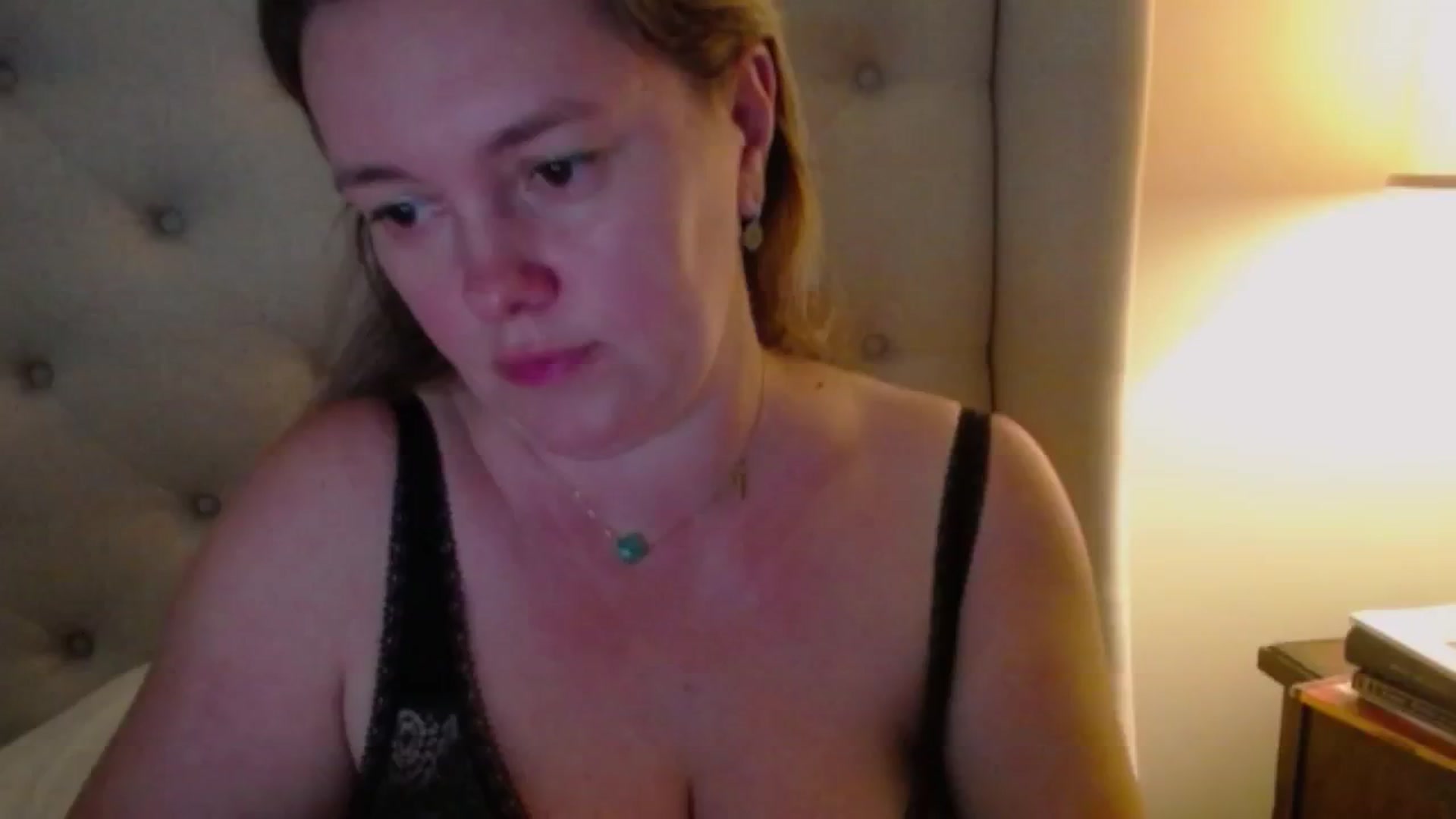 Gallery image thumbnail from J0llye's myfreecams stream on, 11/06/2024, 21:13 image 6 of 20