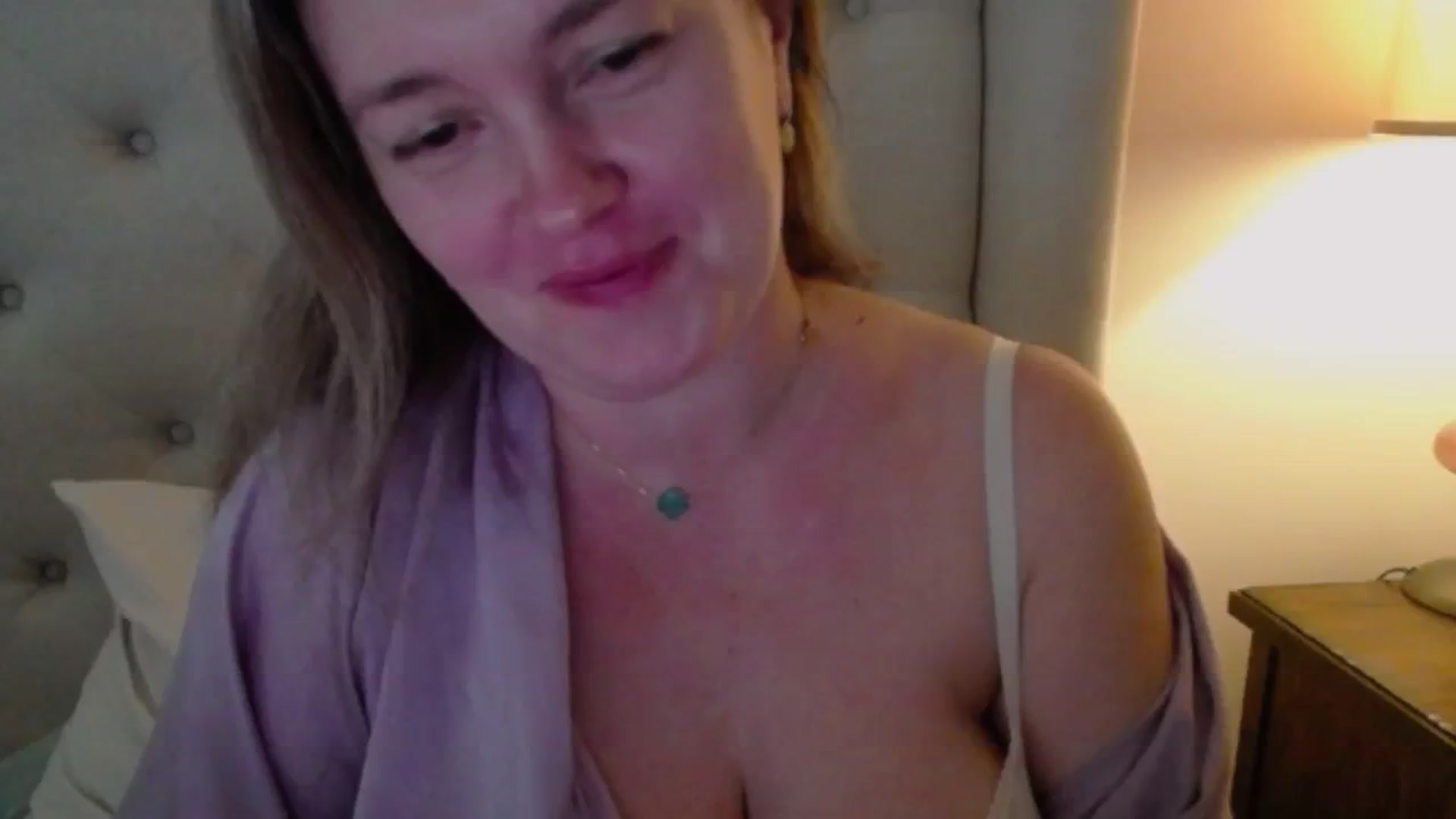 Gallery image thumbnail from J0llye's myfreecams stream on, 11/07/2024, 18:15 image 4 of 20