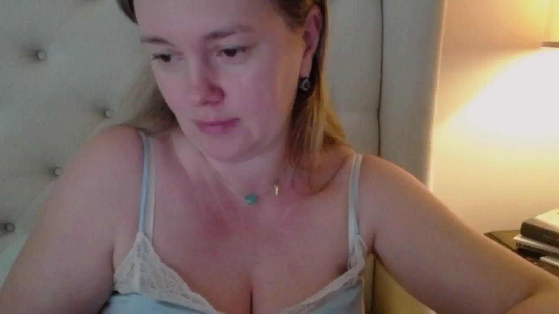 Gallery image thumbnail from J0llye's myfreecams stream on, 11/08/2024, 18:02 image 8 of 20