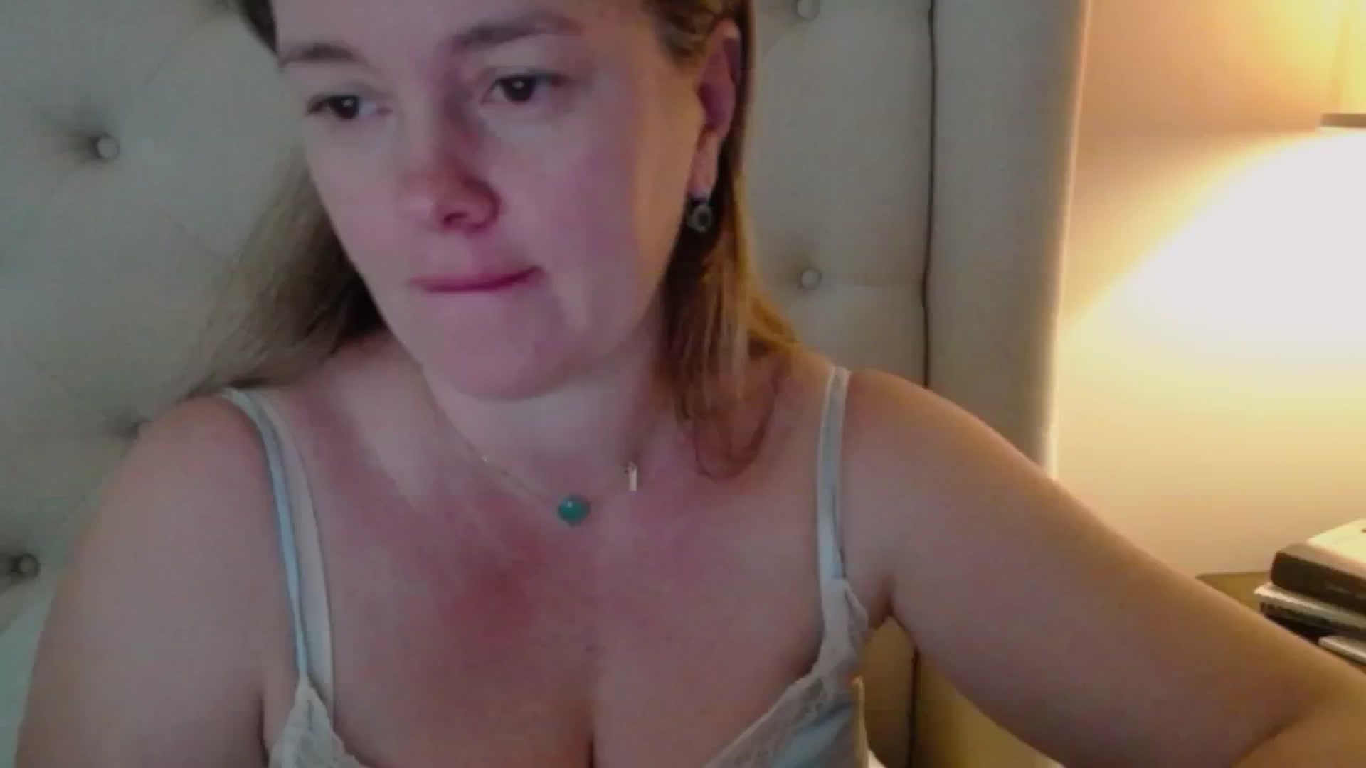 Gallery image thumbnail from J0llye's myfreecams stream on, 11/08/2024, 18:02 image 4 of 20