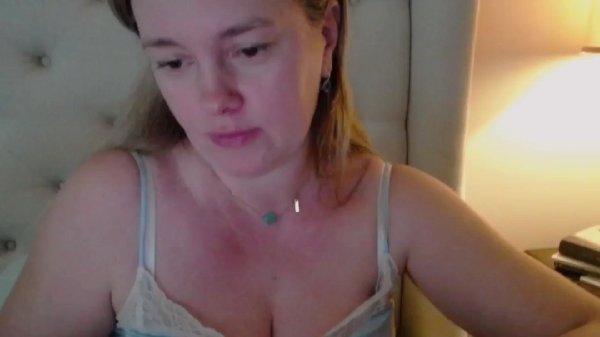 Gallery image thumbnail from J0llye's myfreecams stream on, 11/08/2024, 18:02 image 6 of 20