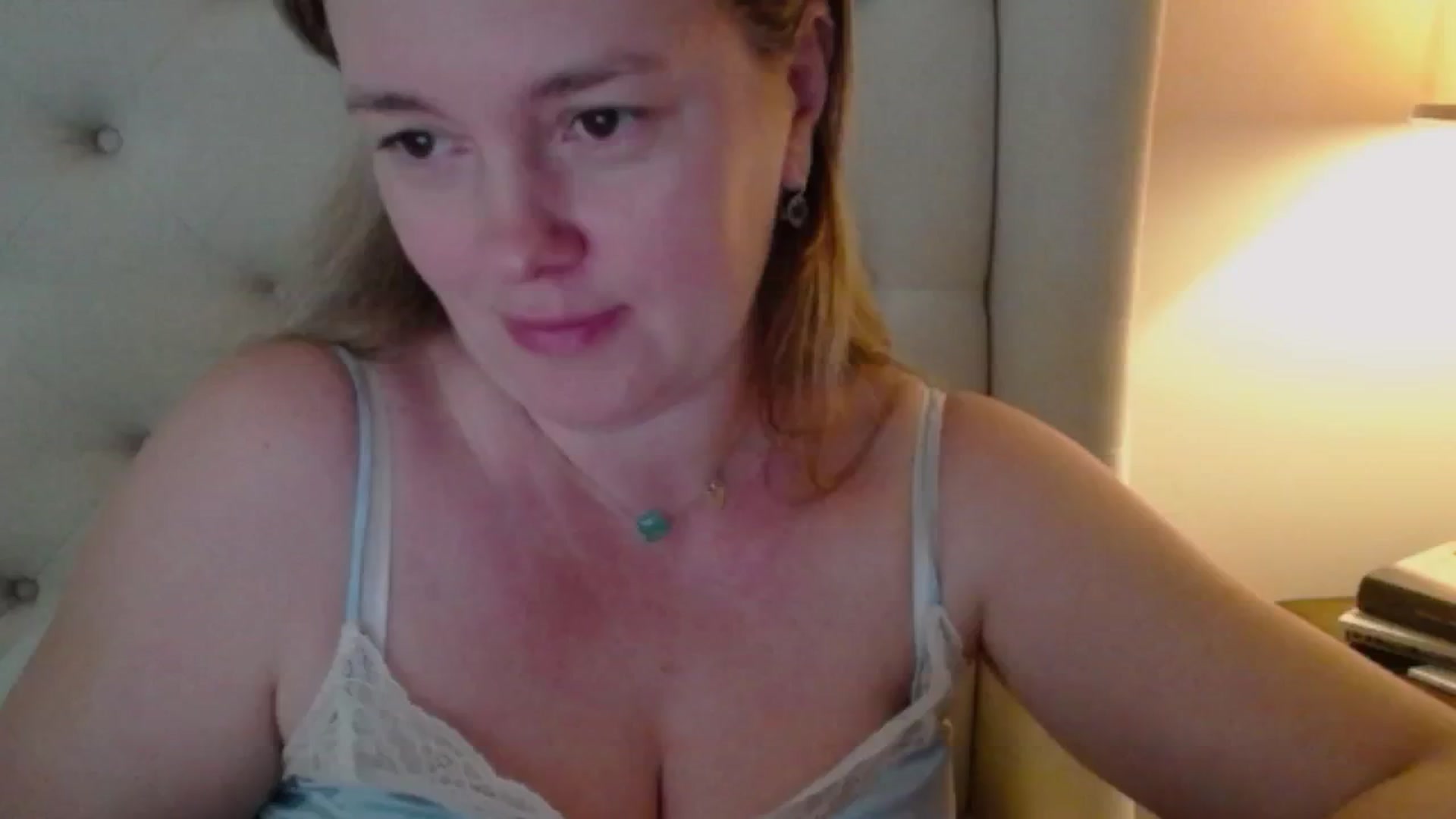 Gallery image thumbnail from J0llye's myfreecams stream on, 11/08/2024, 18:02 image 7 of 20