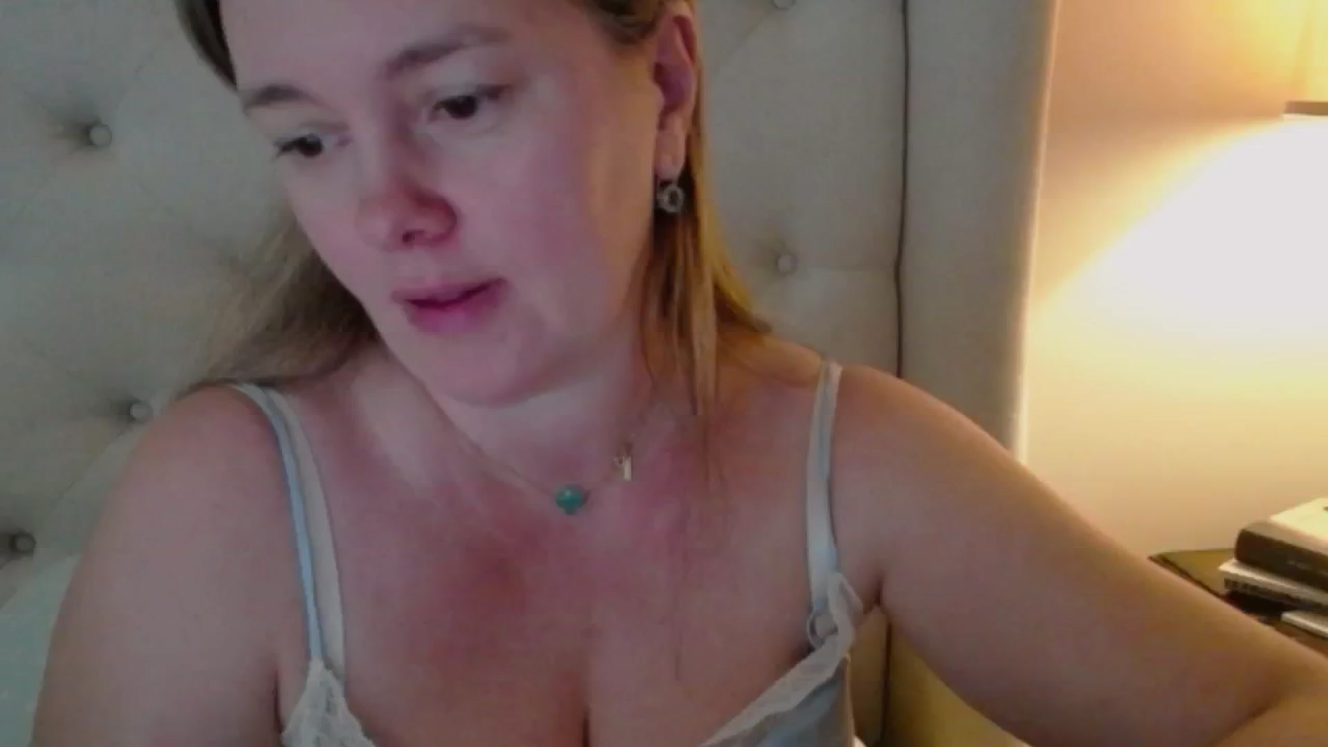 Gallery image thumbnail from J0llye's myfreecams stream on, 11/08/2024, 18:02 image 9 of 20