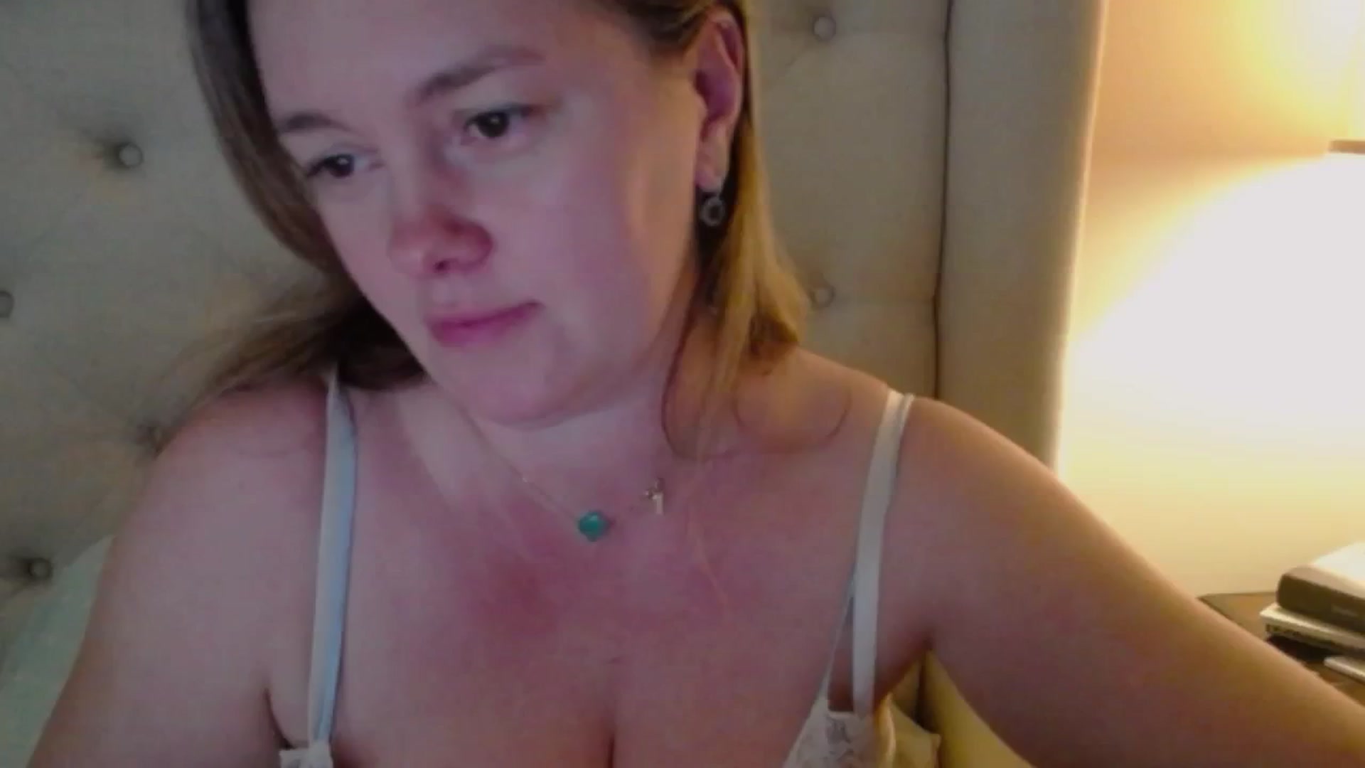 Gallery image thumbnail from J0llye's myfreecams stream on, 11/08/2024, 20:32 image 1 of 20