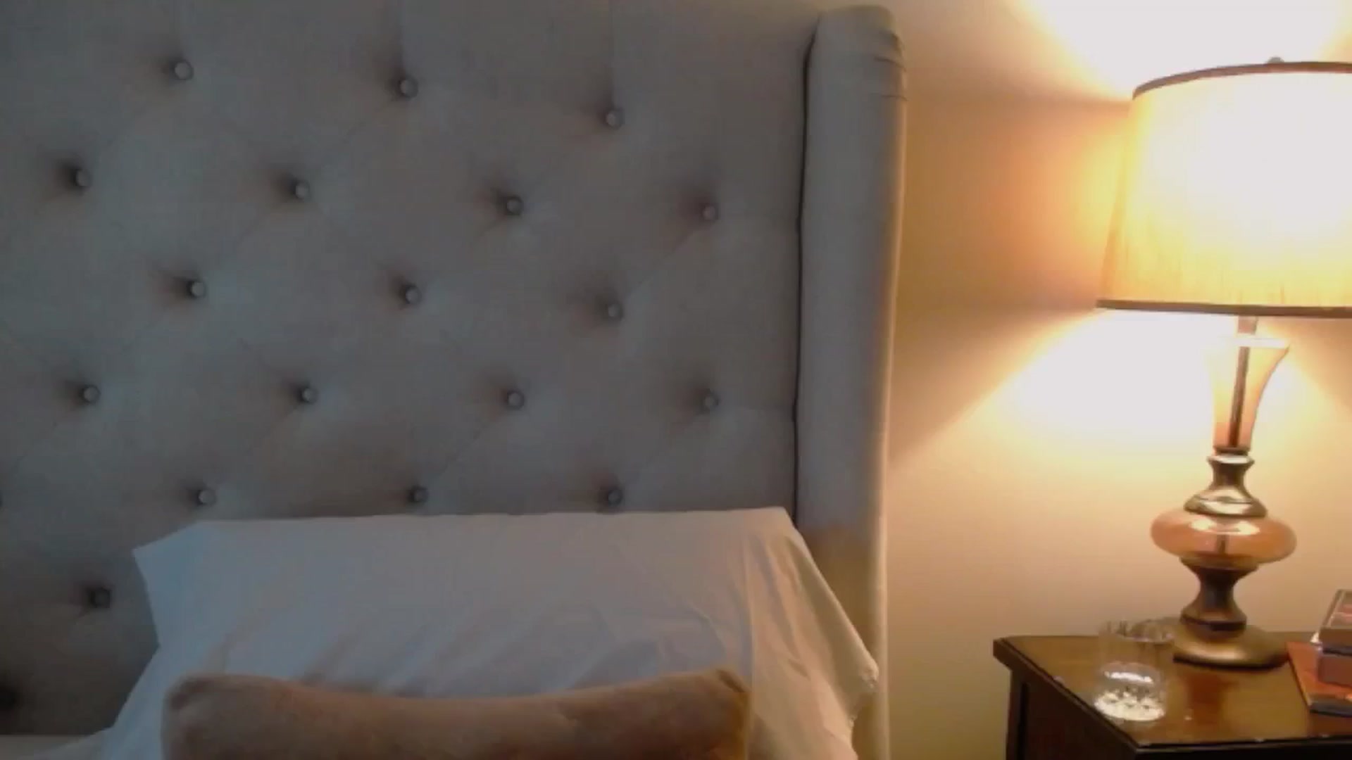 Gallery image thumbnail from J0llye's myfreecams stream on, 11/11/2024, 17:45 image 8 of 20