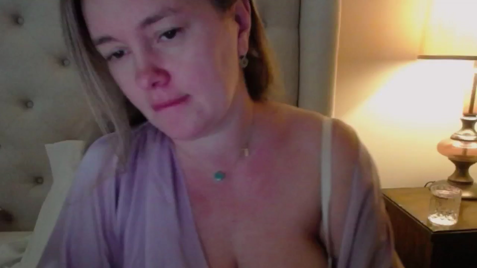 Gallery image thumbnail from J0llye's myfreecams stream on, 11/11/2024, 17:45 image 4 of 20