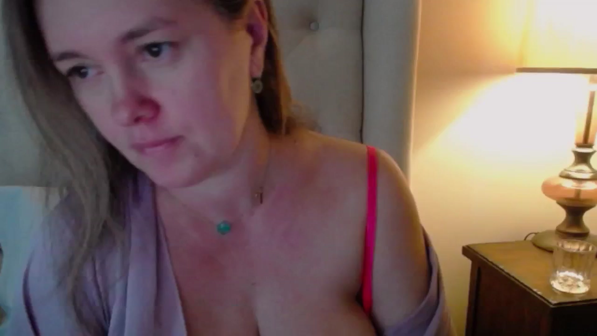 Gallery image thumbnail from J0llye's myfreecams stream on, 11/11/2024, 17:45 image 16 of 20