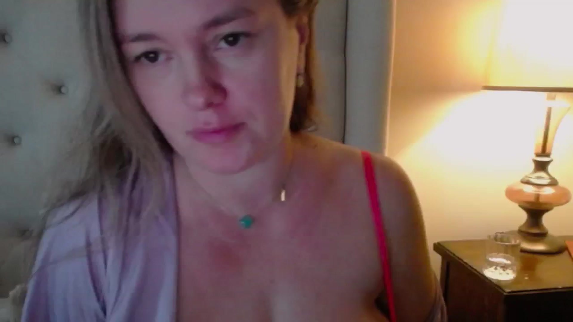 Gallery image thumbnail from J0llye's myfreecams stream on, 11/11/2024, 17:45 image 9 of 20