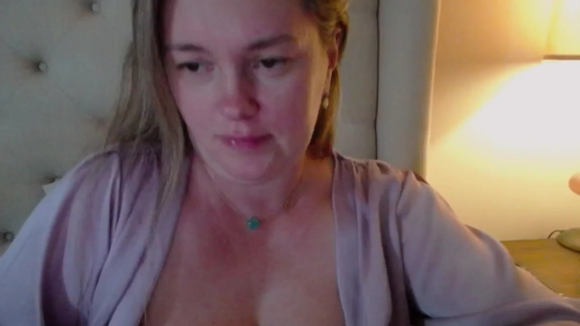 Gallery image thumbnail from J0llye's myfreecams stream on, 11/11/2024, 21:00 image 14 of 20