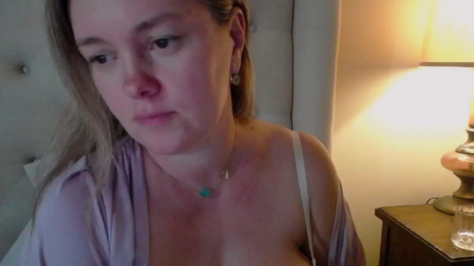 Gallery image thumbnail from J0llye's myfreecams stream on, 11/11/2024, 21:00 image 2 of 20
