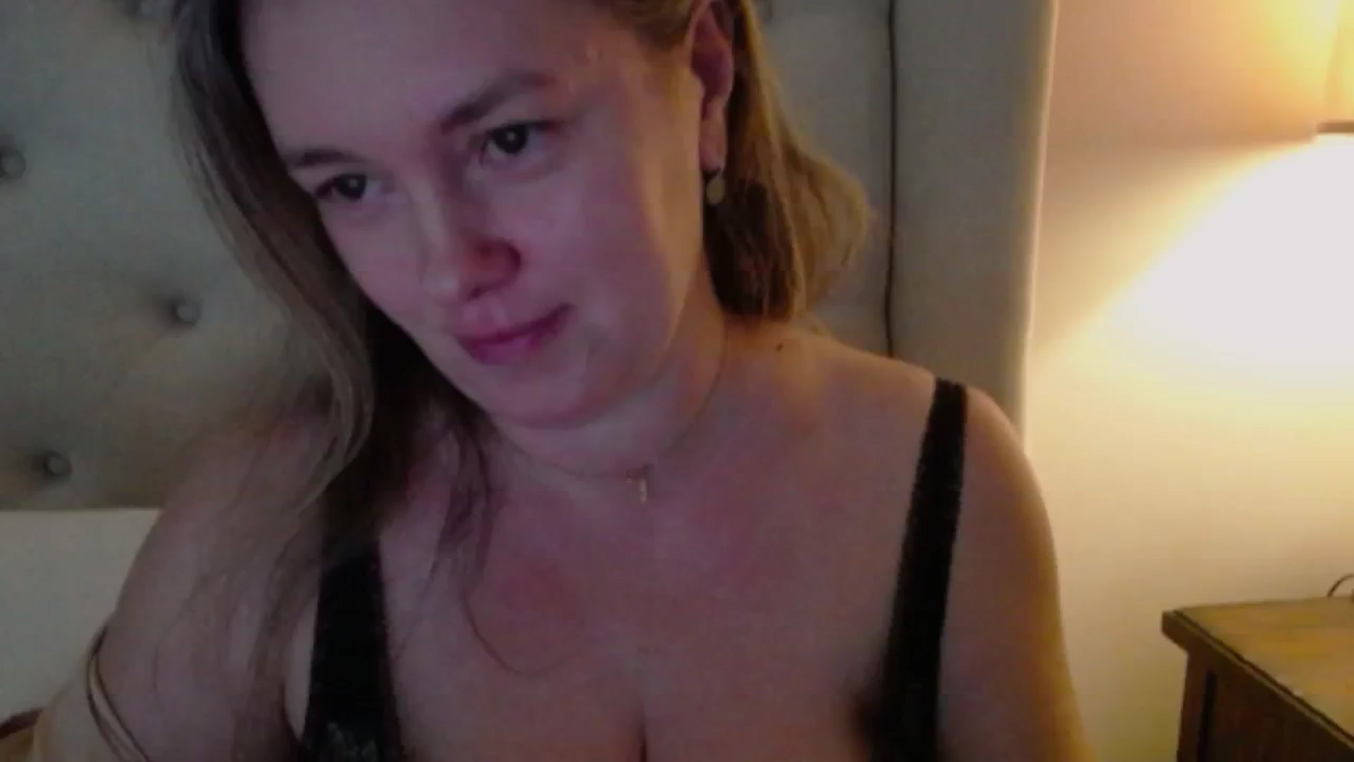 Gallery image thumbnail from J0llye's myfreecams stream on, 11/12/2024, 17:27 image 14 of 20