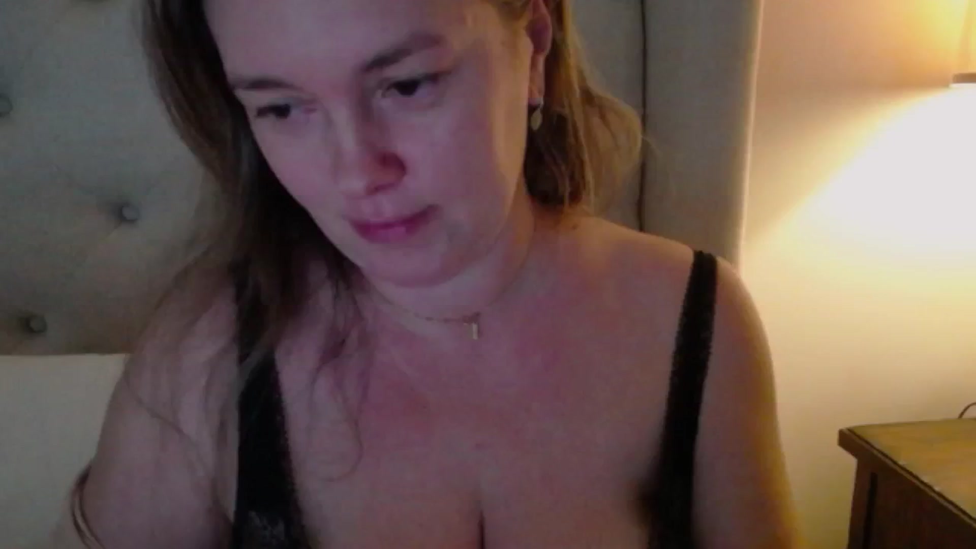 Gallery image thumbnail from J0llye's myfreecams stream on, 11/12/2024, 17:27 image 17 of 20