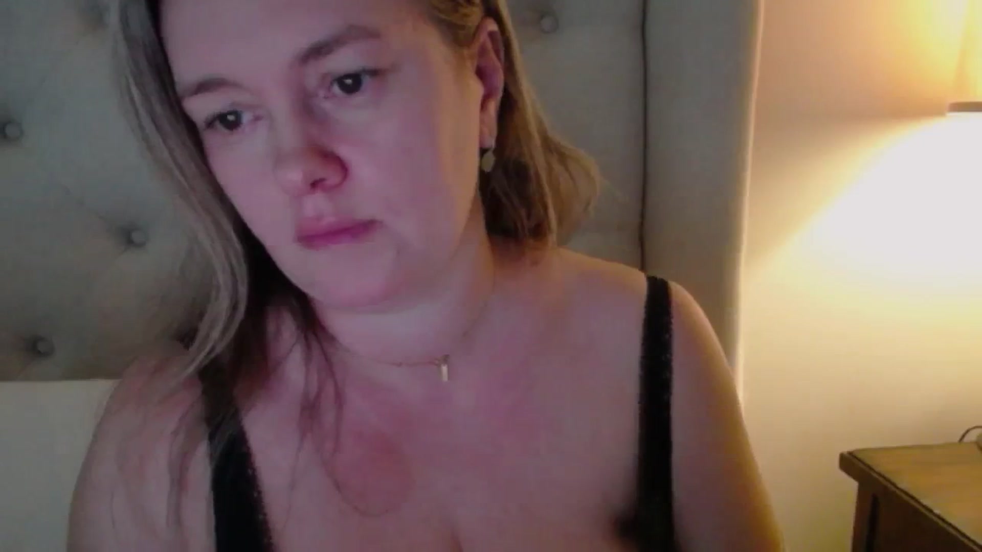 Gallery image thumbnail from J0llye's myfreecams stream on, 11/12/2024, 17:27 image 15 of 20