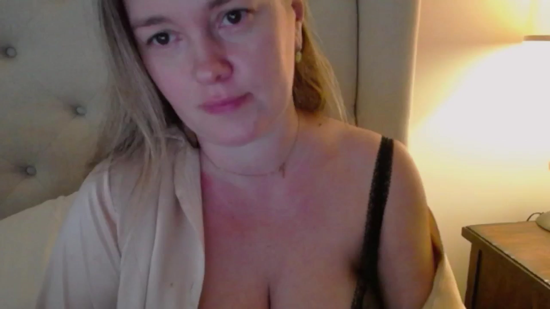 Gallery image thumbnail from J0llye's myfreecams stream on, 11/12/2024, 21:02 image 13 of 20