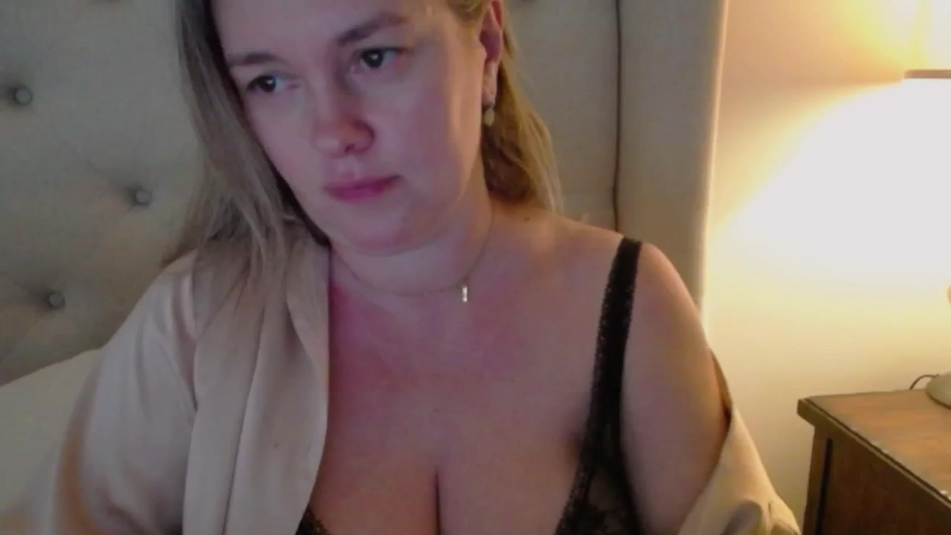 Gallery image thumbnail from J0llye's myfreecams stream on, 11/12/2024, 21:02 image 14 of 20