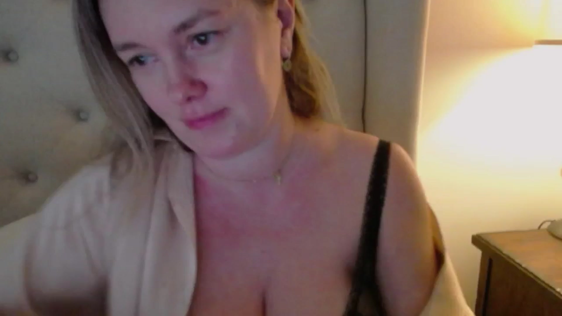 Gallery image thumbnail from J0llye's myfreecams stream on, 11/12/2024, 21:02 image 9 of 20