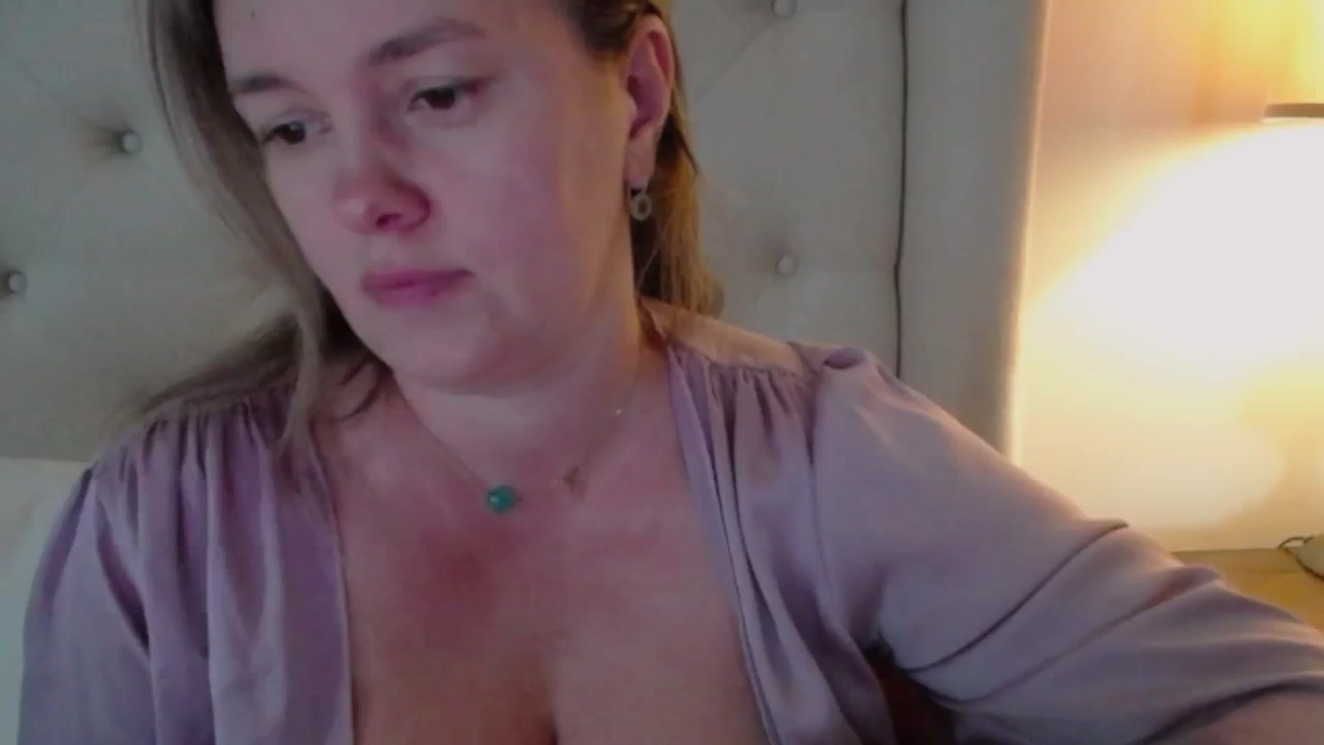 Gallery image thumbnail from J0llye's myfreecams stream on, 11/13/2024, 21:03 image 5 of 20