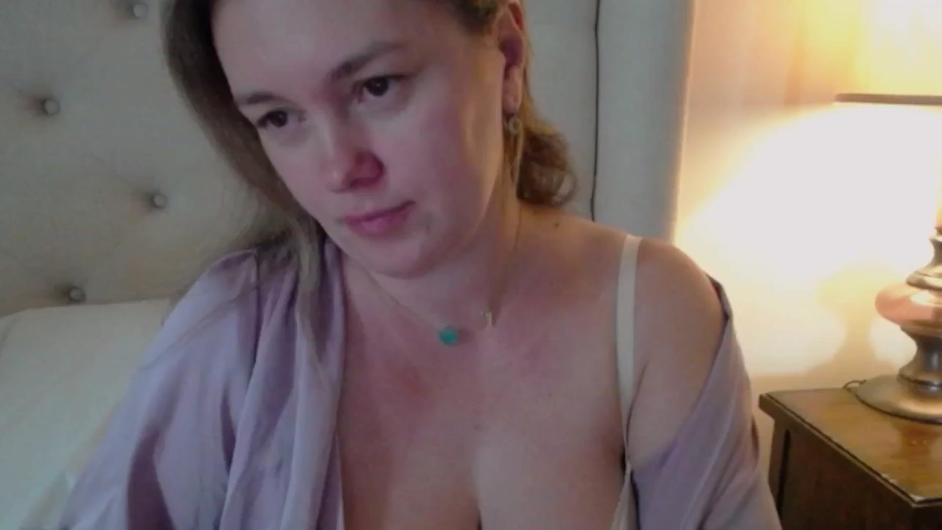 Gallery image thumbnail from J0llye's myfreecams stream on, 11/14/2024, 18:03 image 5 of 20