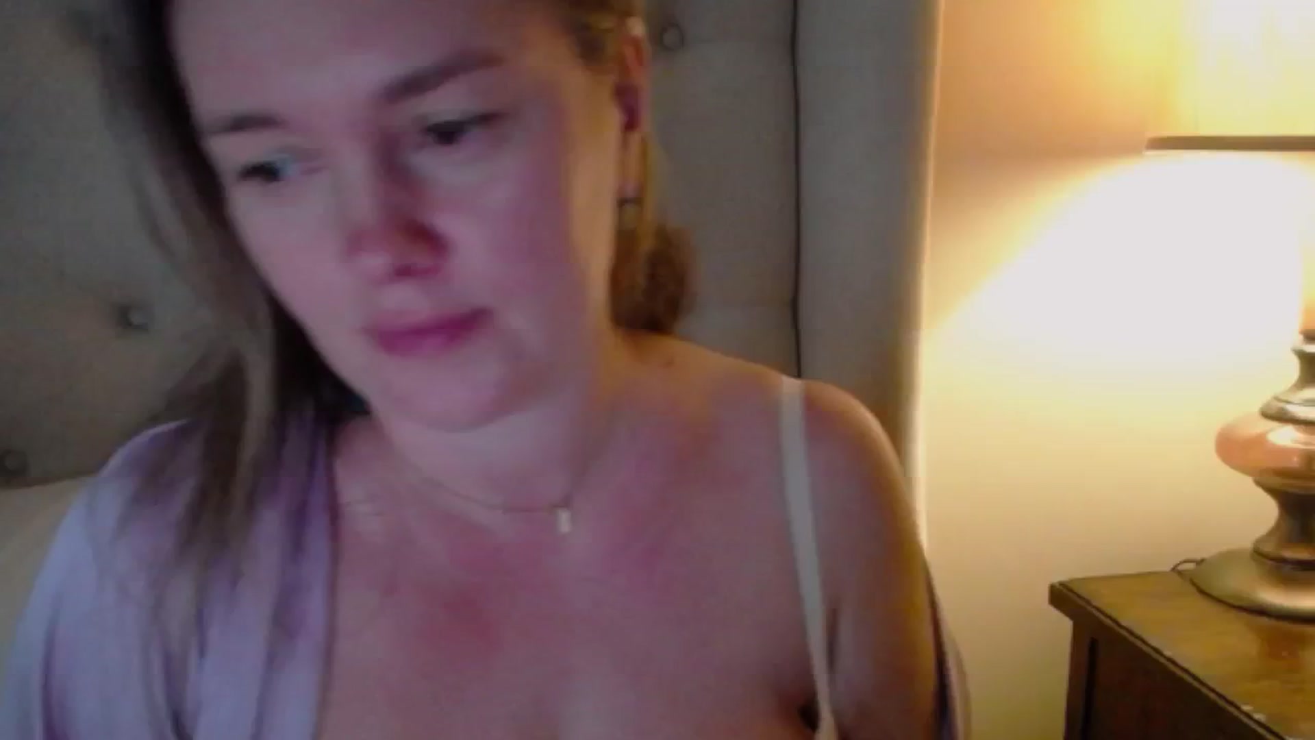 Gallery image thumbnail from J0llye's myfreecams stream on, 11/14/2024, 20:39 image 7 of 20