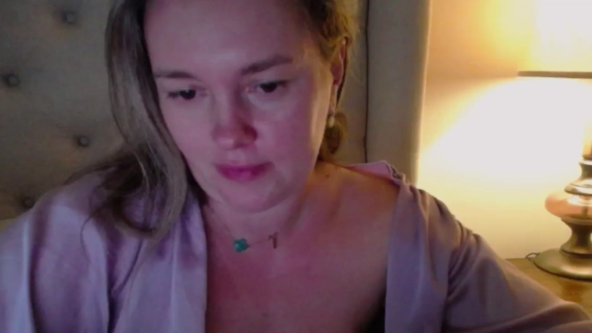 Gallery image thumbnail from J0llye's myfreecams stream on, 11/14/2024, 20:39 image 17 of 20