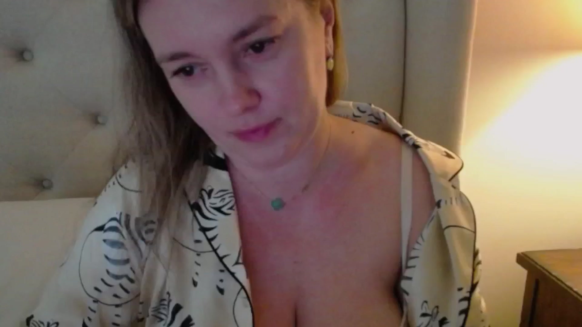 Gallery image thumbnail from J0llye's myfreecams stream on, 11/15/2024, 16:53 image 19 of 20