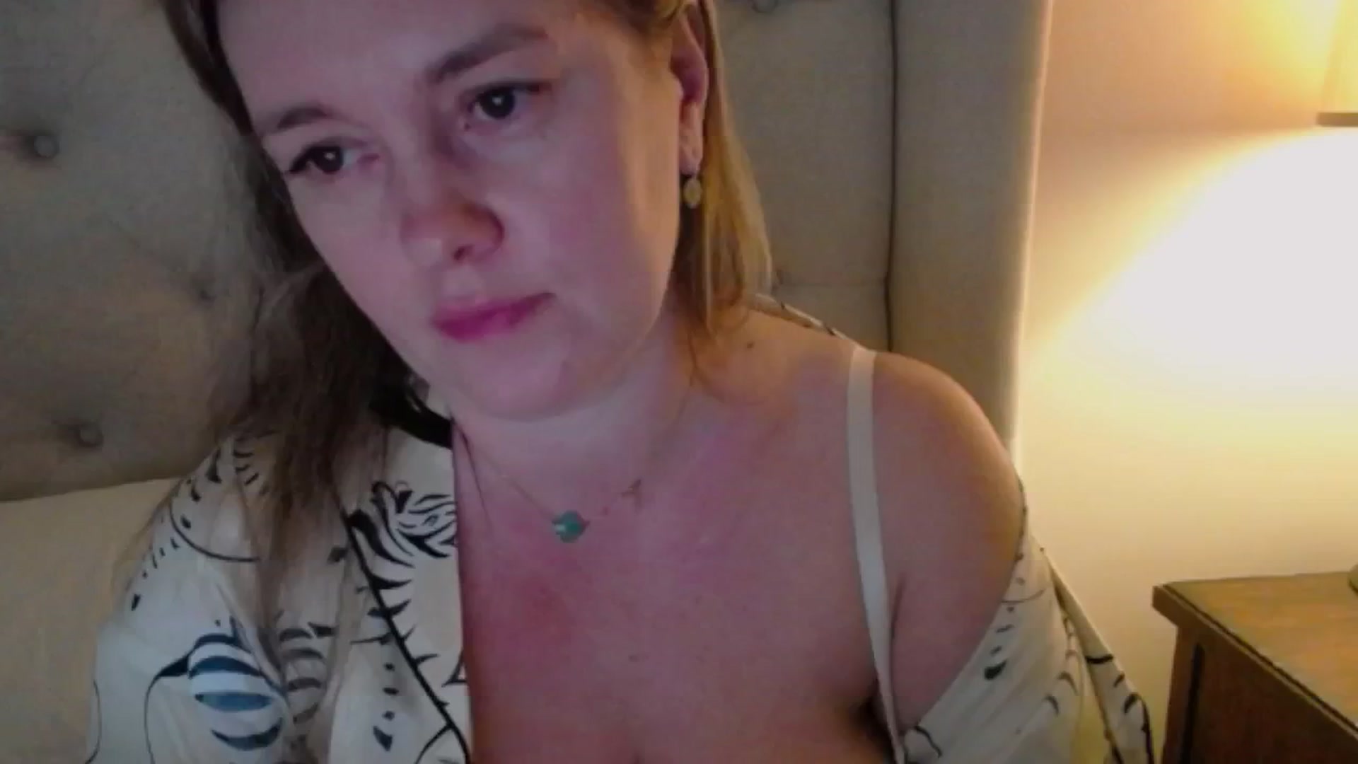 Gallery image thumbnail from J0llye's myfreecams stream on, 11/15/2024, 17:31 image 19 of 20