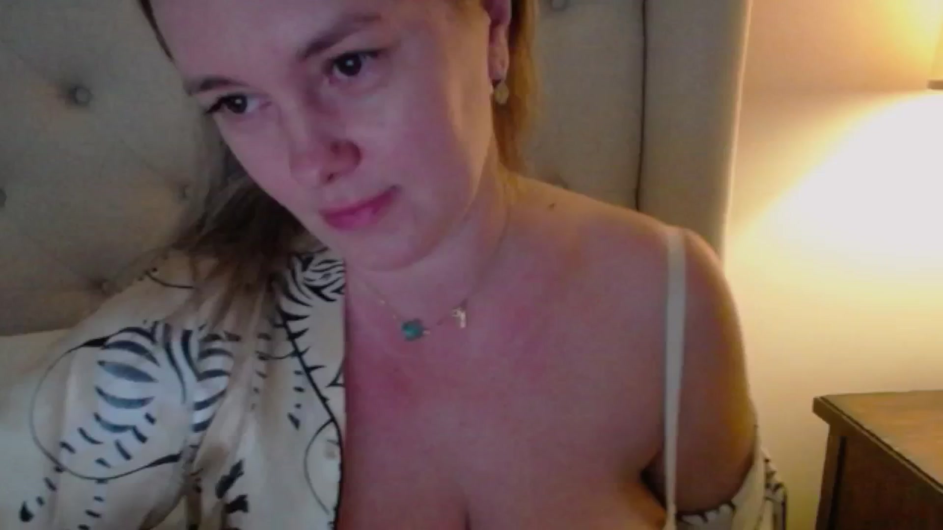 Gallery image thumbnail from J0llye's myfreecams stream on, 11/15/2024, 17:31 image 2 of 20