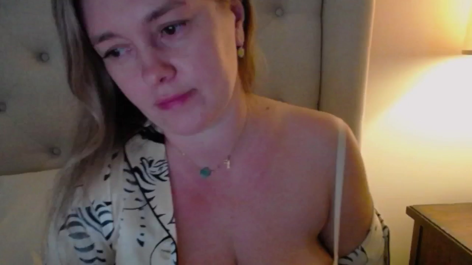Gallery image thumbnail from J0llye's myfreecams stream on, 11/15/2024, 17:31 image 5 of 20