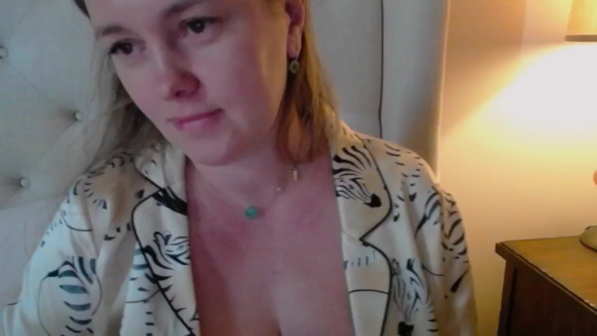 Gallery image thumbnail from J0llye's myfreecams stream on, 11/15/2024, 20:43 image 13 of 20