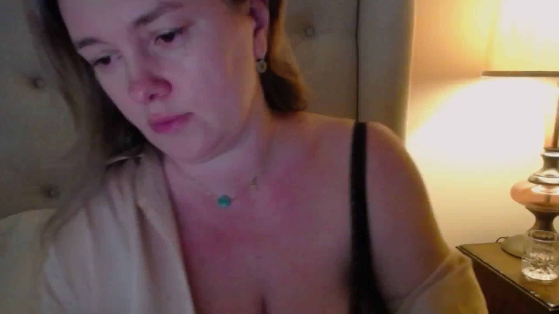 Gallery image thumbnail from J0llye's myfreecams stream on, 11/17/2024, 20:40 image 2 of 20