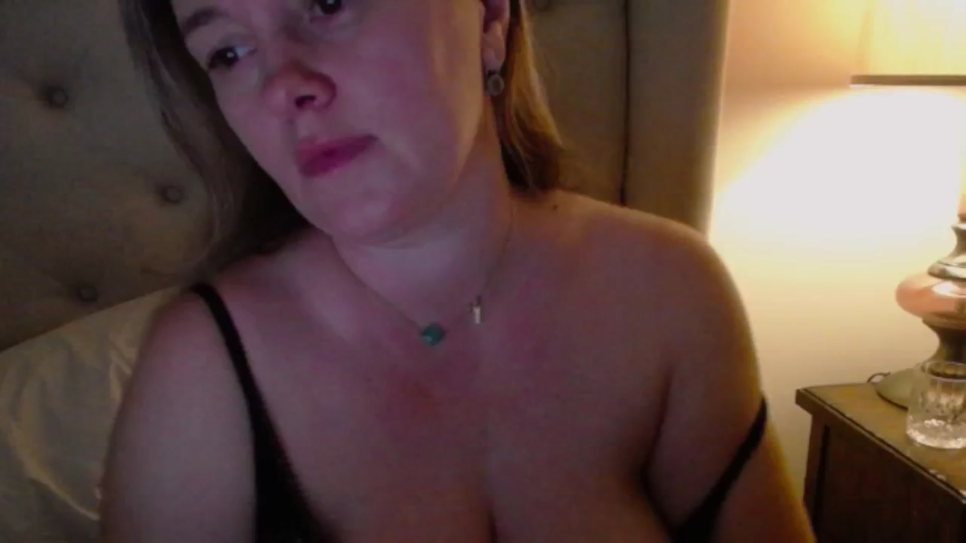 Gallery image thumbnail from J0llye's myfreecams stream on, 11/17/2024, 21:26 image 19 of 20