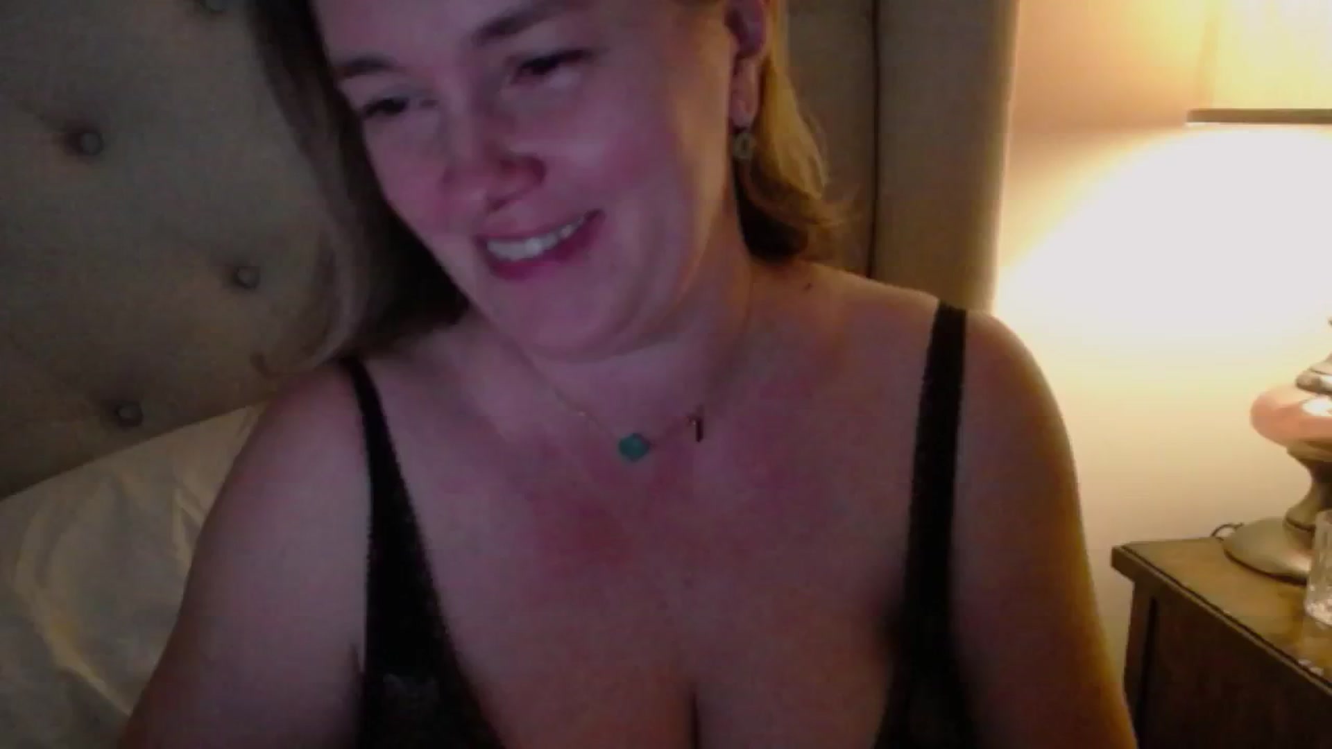 Gallery image thumbnail from J0llye's myfreecams stream on, 11/17/2024, 21:26 image 3 of 20