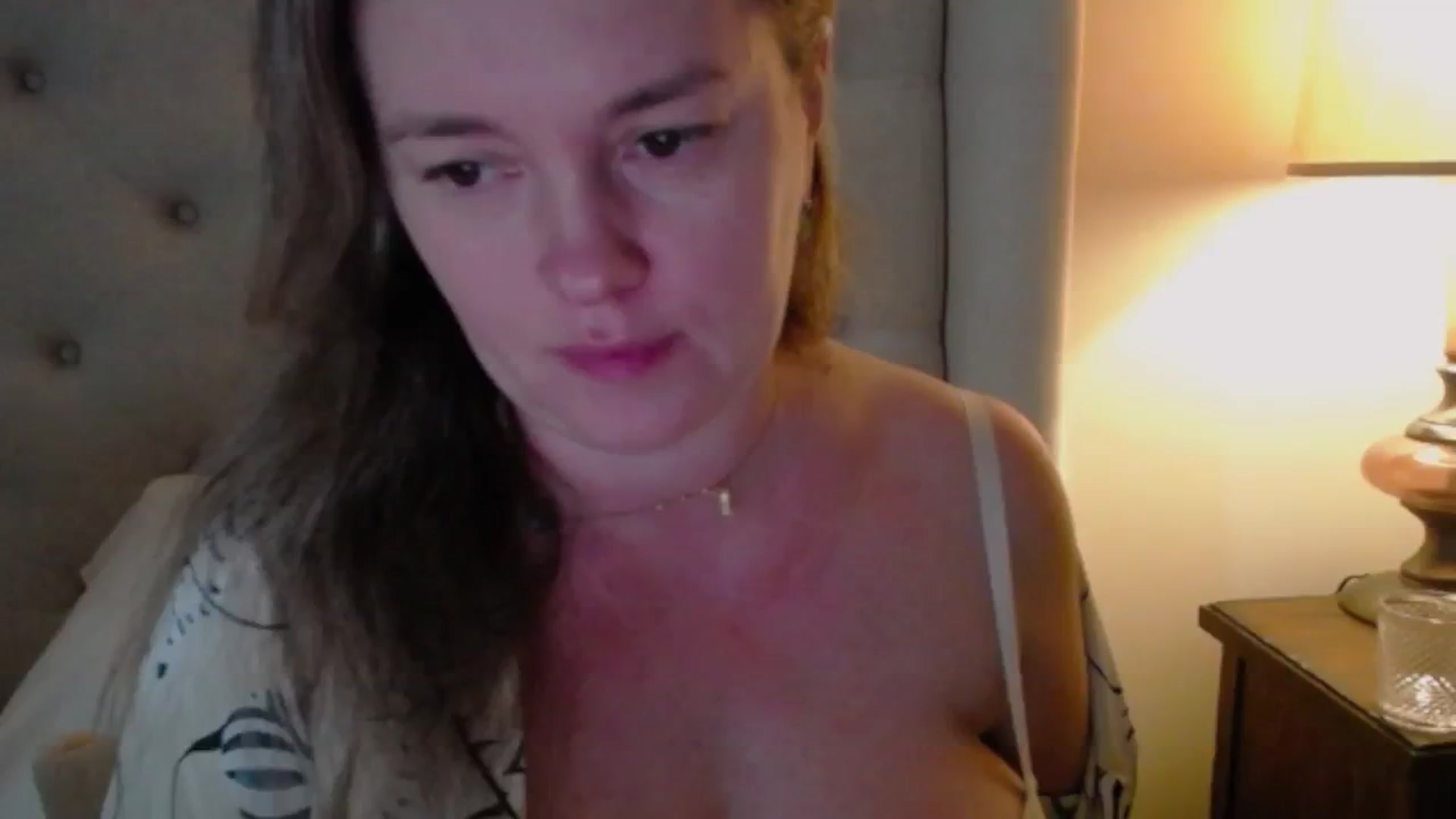 Gallery image thumbnail from J0llye's myfreecams stream on, 11/18/2024, 18:11 image 7 of 20