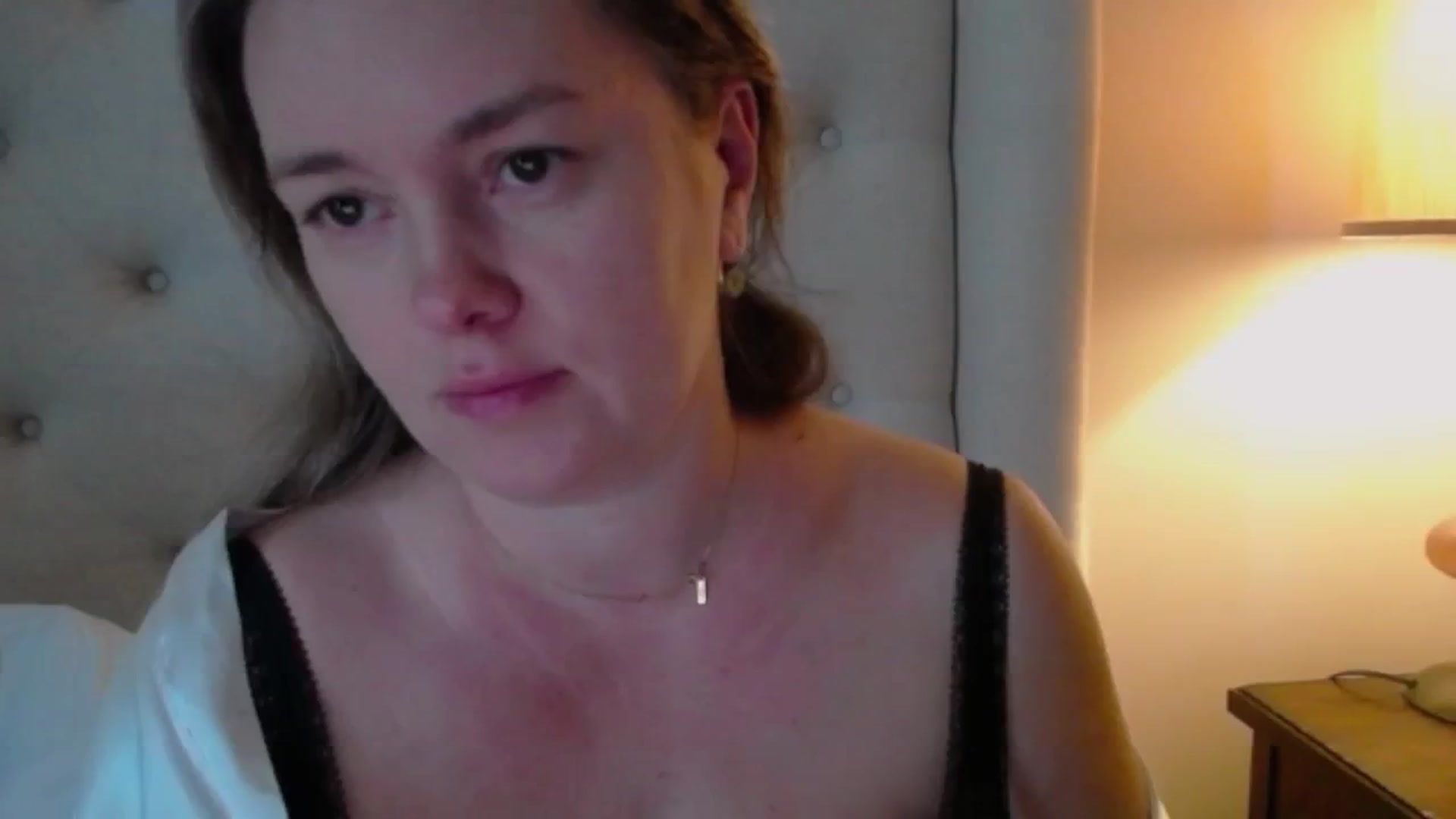 Gallery image thumbnail from J0llye's myfreecams stream on, 11/19/2024, 18:34 image 1 of 20