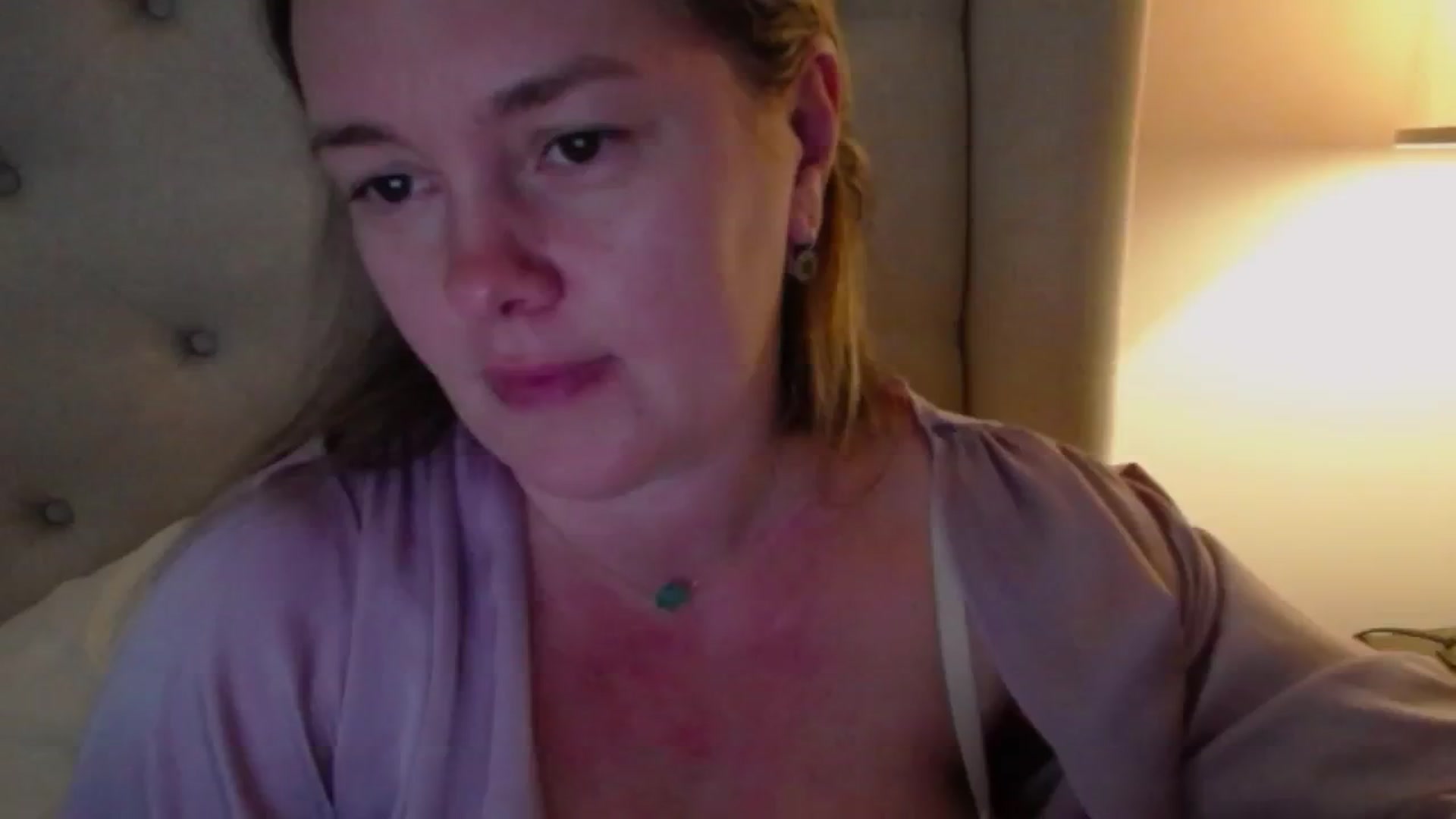 Gallery image thumbnail from J0llye's myfreecams stream on, 11/20/2024, 20:52 image 19 of 20
