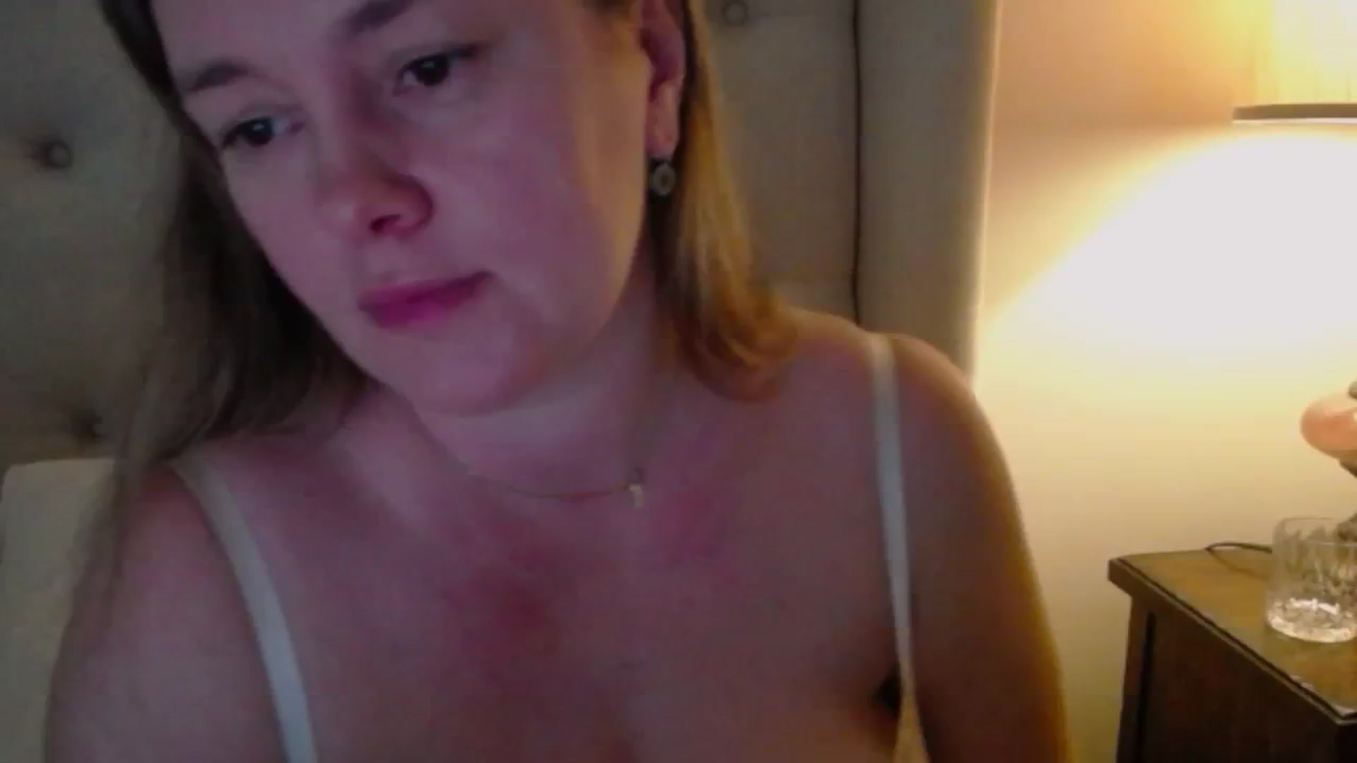 Gallery image thumbnail from J0llye's myfreecams stream on, 11/21/2024, 17:12 image 18 of 20