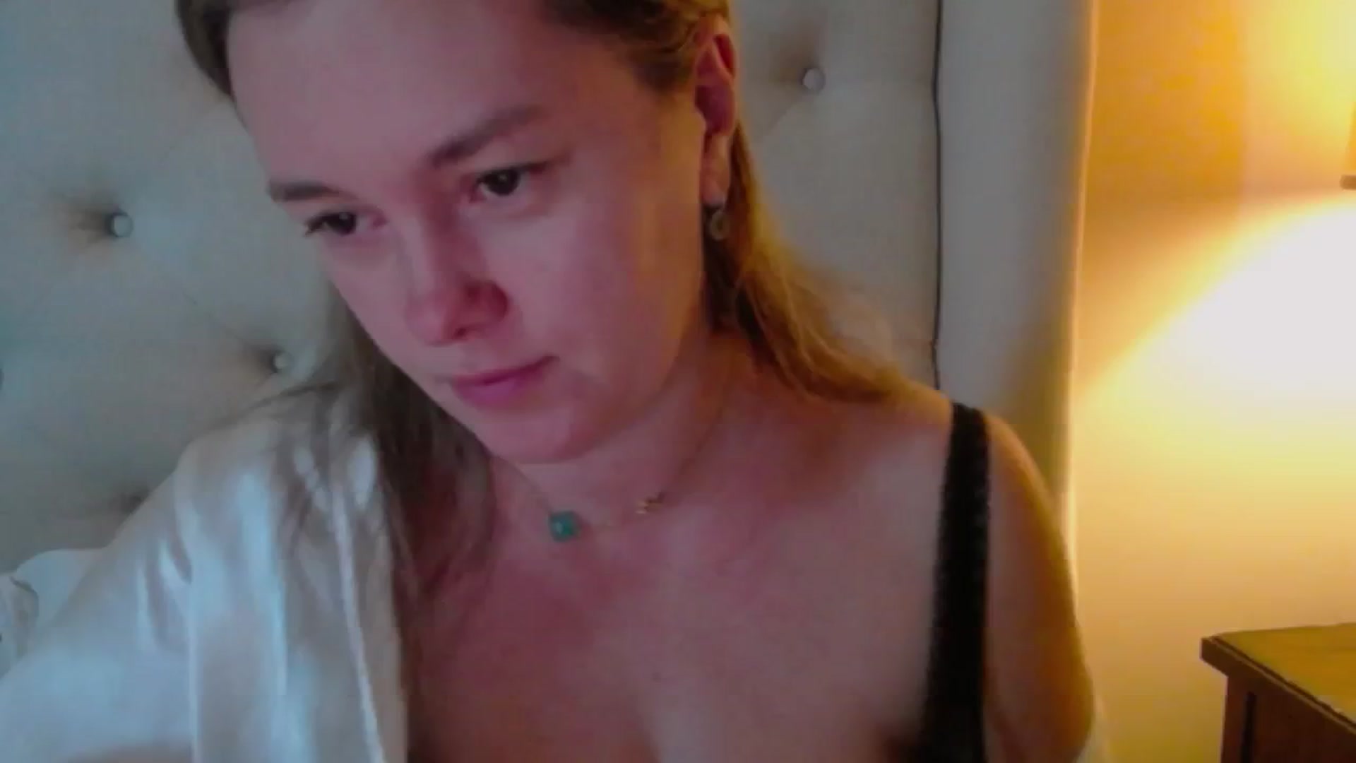 Gallery image thumbnail from J0llye's myfreecams stream on, 11/24/2024, 17:21 image 15 of 20