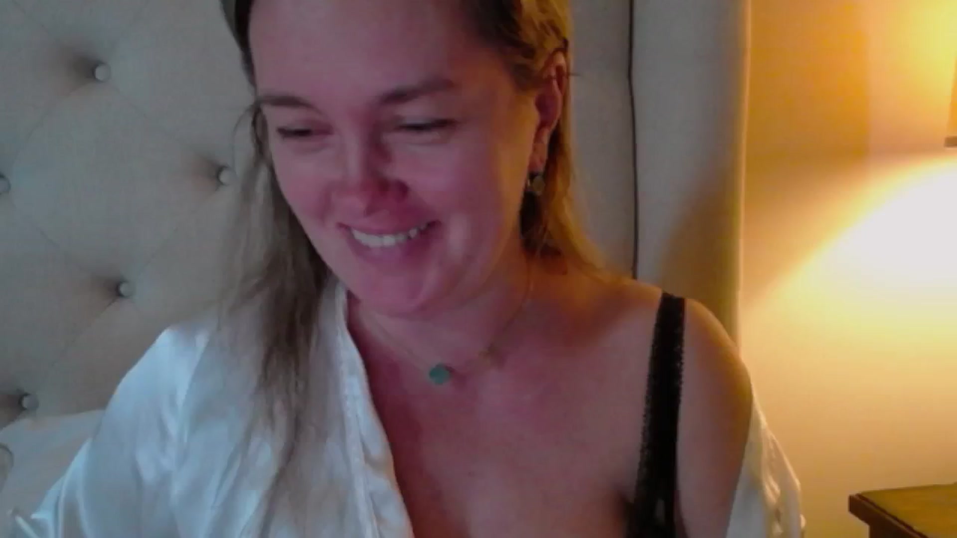 Gallery image thumbnail from J0llye's myfreecams stream on, 11/24/2024, 21:30 image 11 of 20