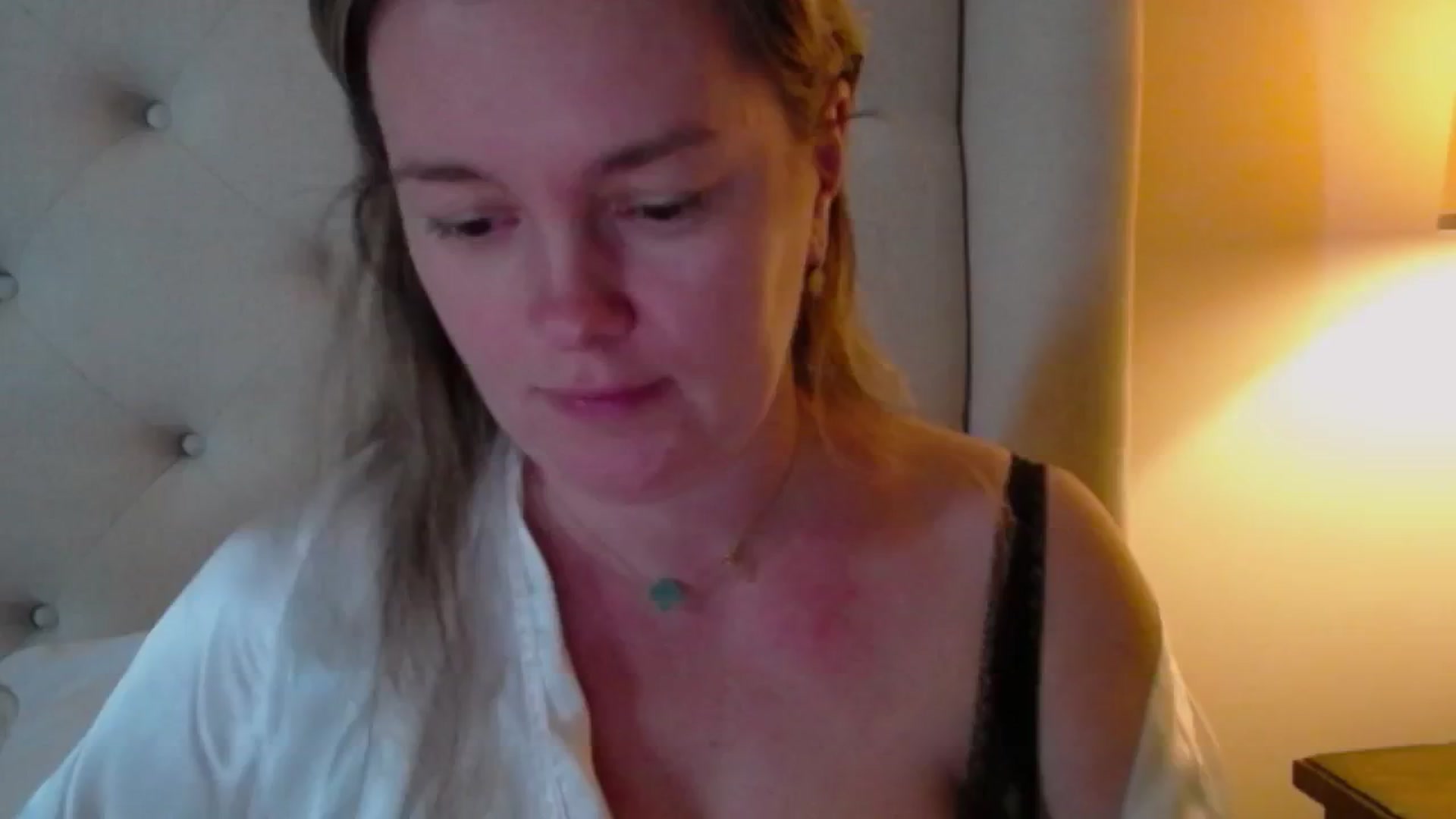 Gallery image thumbnail from J0llye's myfreecams stream on, 11/24/2024, 21:30 image 14 of 20
