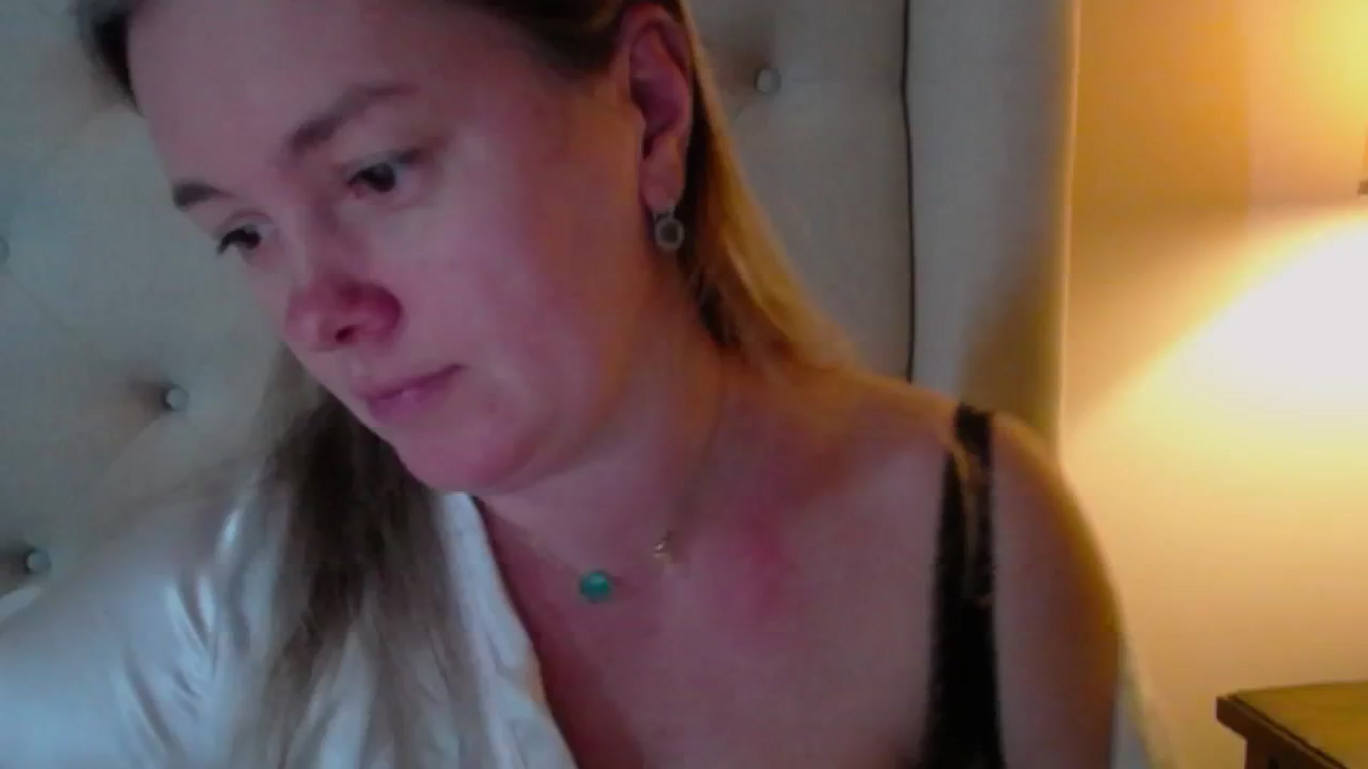 Gallery image thumbnail from J0llye's myfreecams stream on, 11/24/2024, 21:30 image 15 of 20