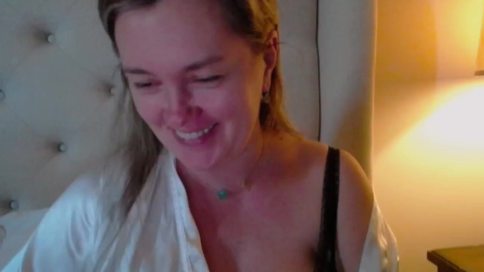 Gallery image thumbnail from J0llye's myfreecams stream on, 11/24/2024, 21:30 image 8 of 20