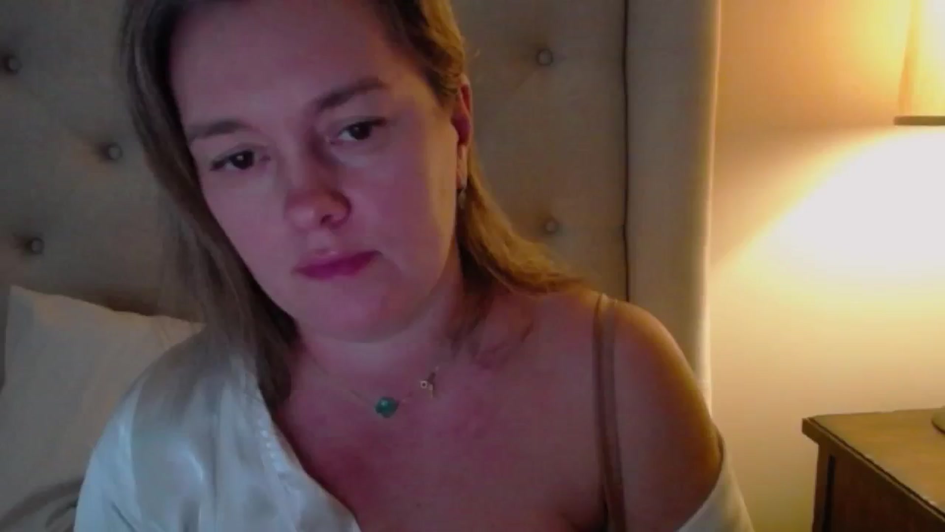 Gallery image thumbnail from J0llye's myfreecams stream on, 11/25/2024, 20:25 image 14 of 20