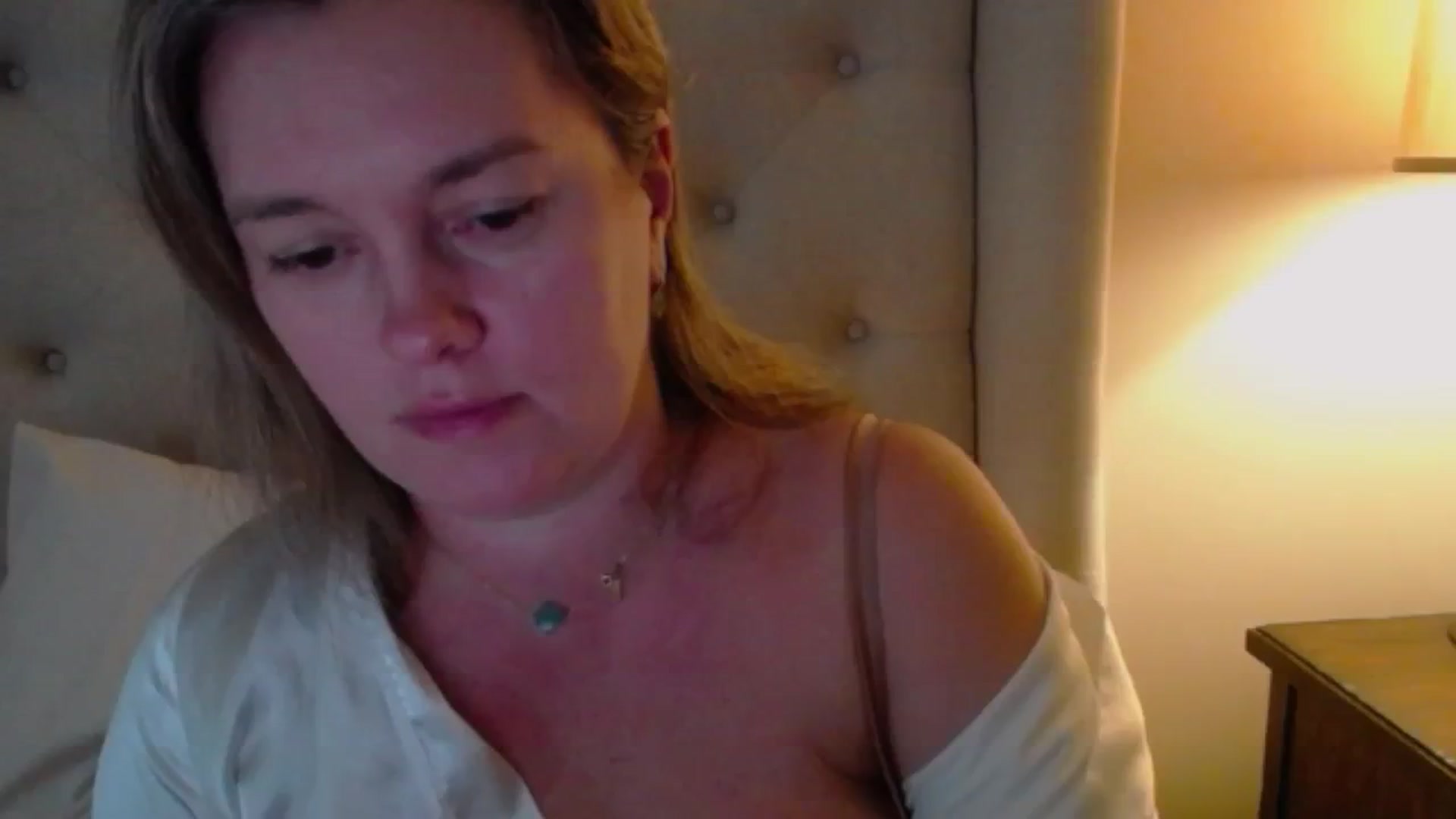 Gallery image thumbnail from J0llye's myfreecams stream on, 11/25/2024, 20:25 image 12 of 20