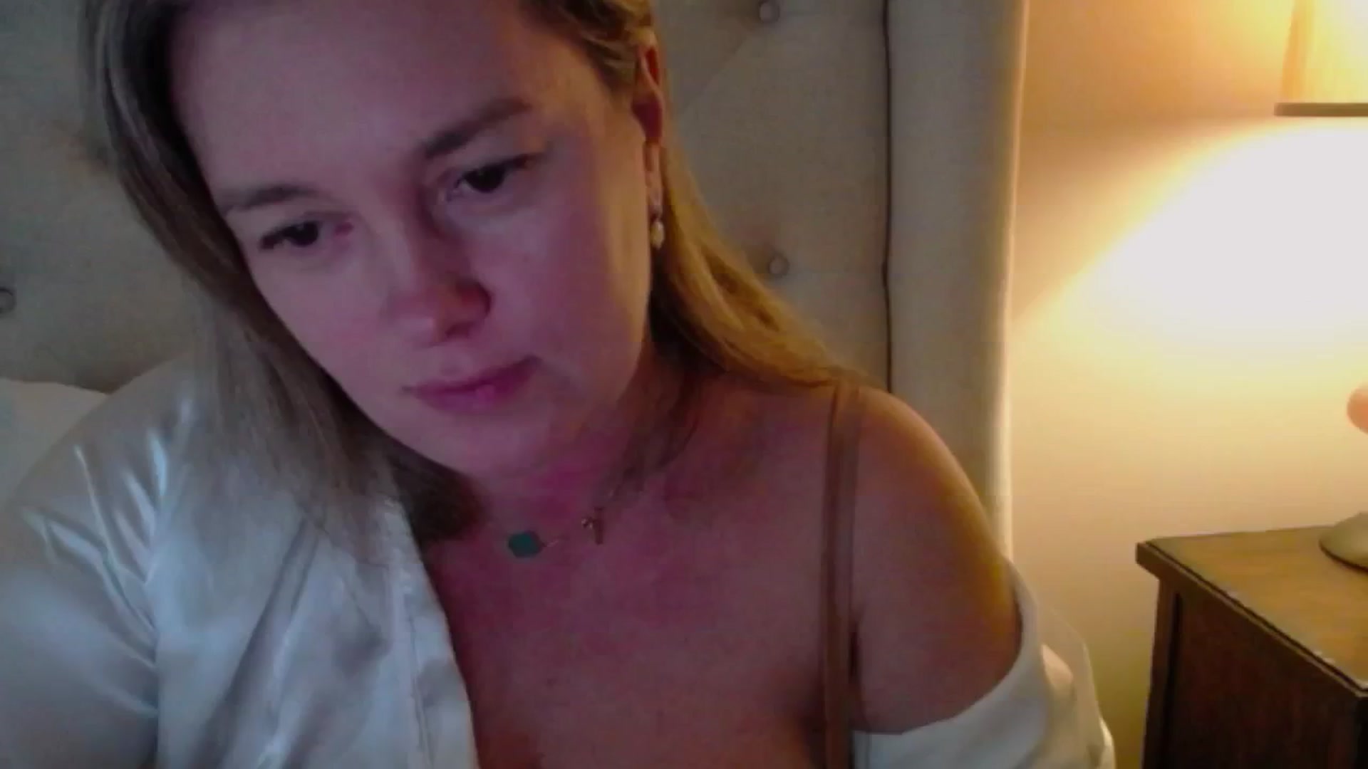 Gallery image thumbnail from J0llye's myfreecams stream on, 11/25/2024, 20:25 image 20 of 20