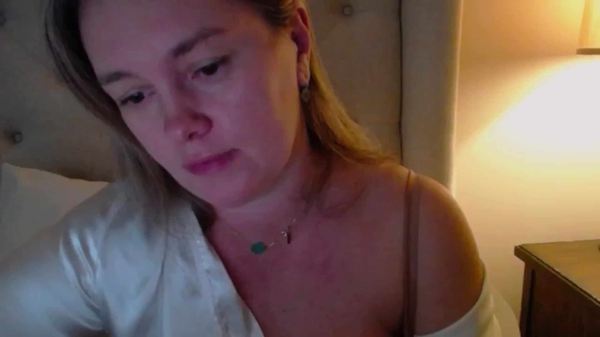 Gallery image thumbnail from J0llye's myfreecams stream on, 11/25/2024, 20:25 image 15 of 20