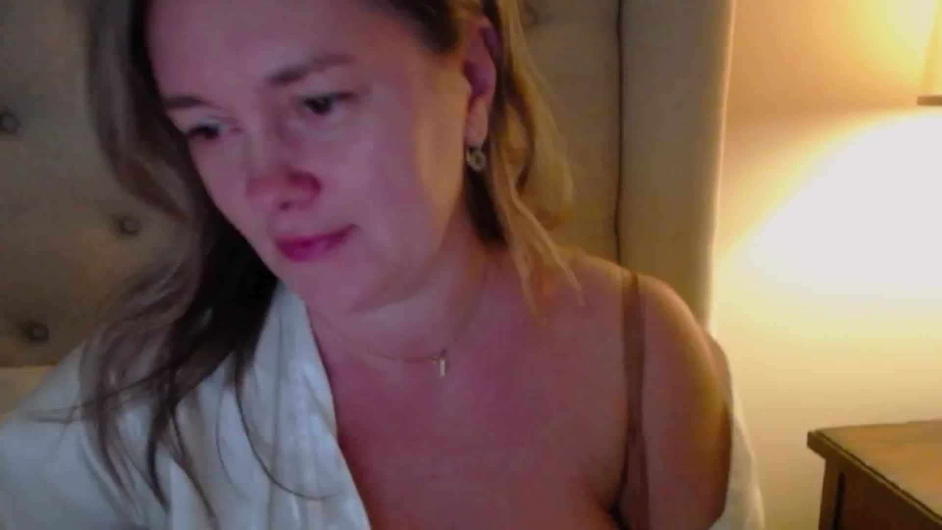 Gallery image thumbnail from J0llye's myfreecams stream on, 11/28/2024, 21:10 image 13 of 20
