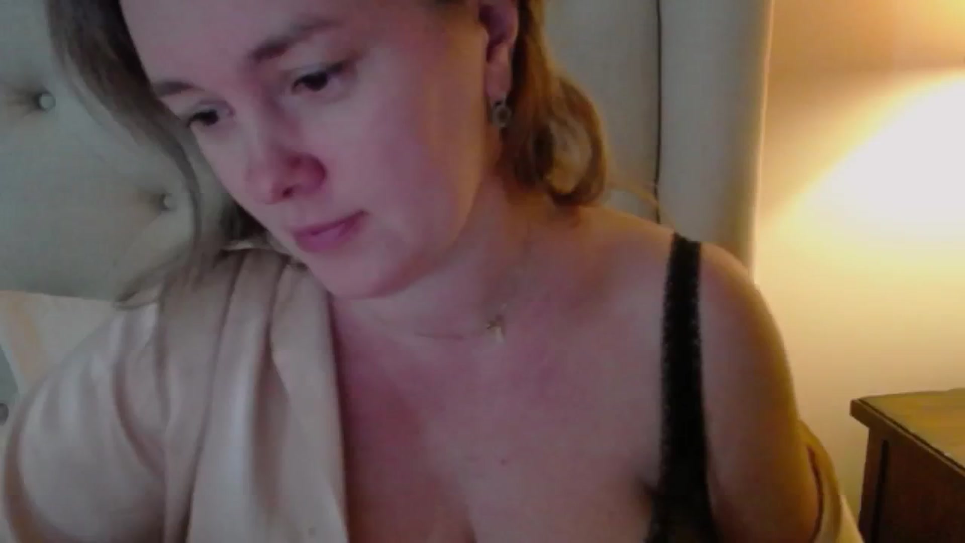 Gallery image thumbnail from J0llye's myfreecams stream on, 11/30/2024, 21:16 image 6 of 20