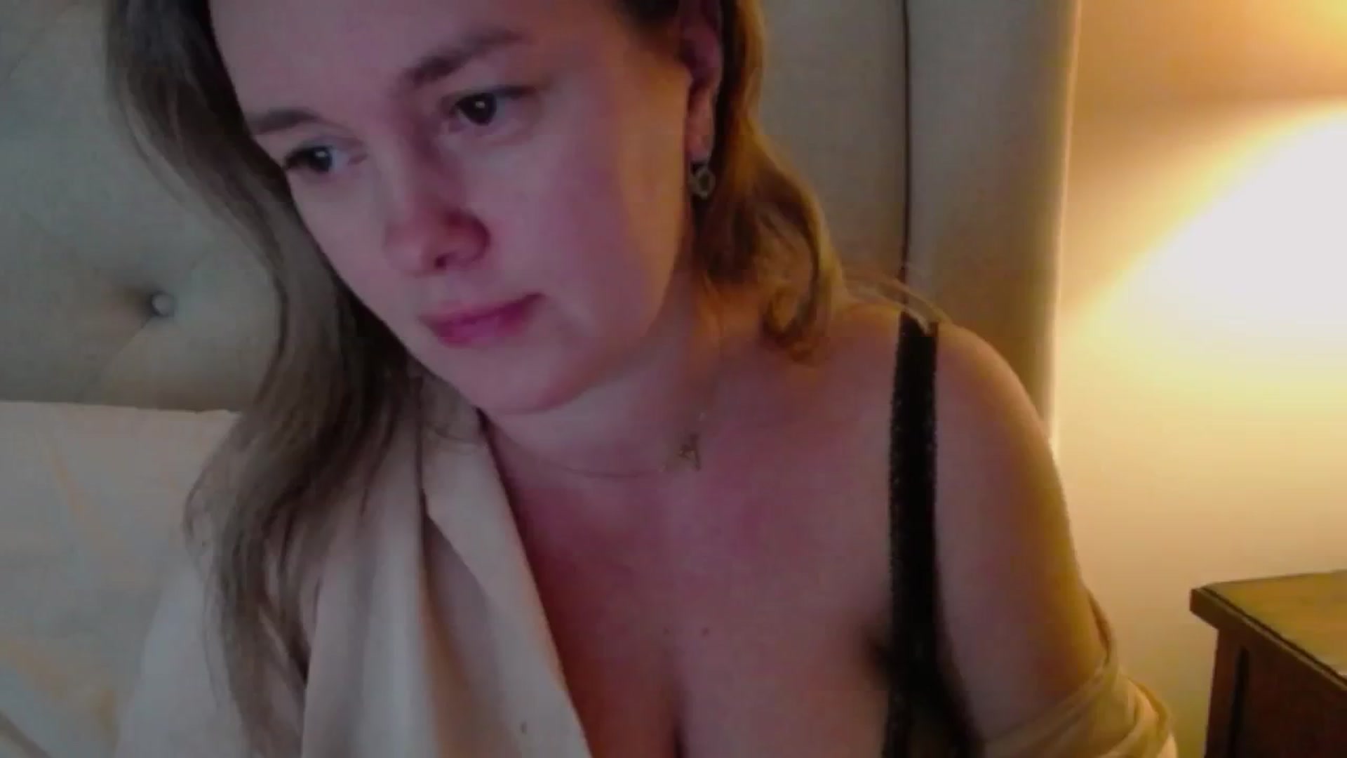 Gallery image thumbnail from J0llye's myfreecams stream on, 11/30/2024, 21:16 image 13 of 20
