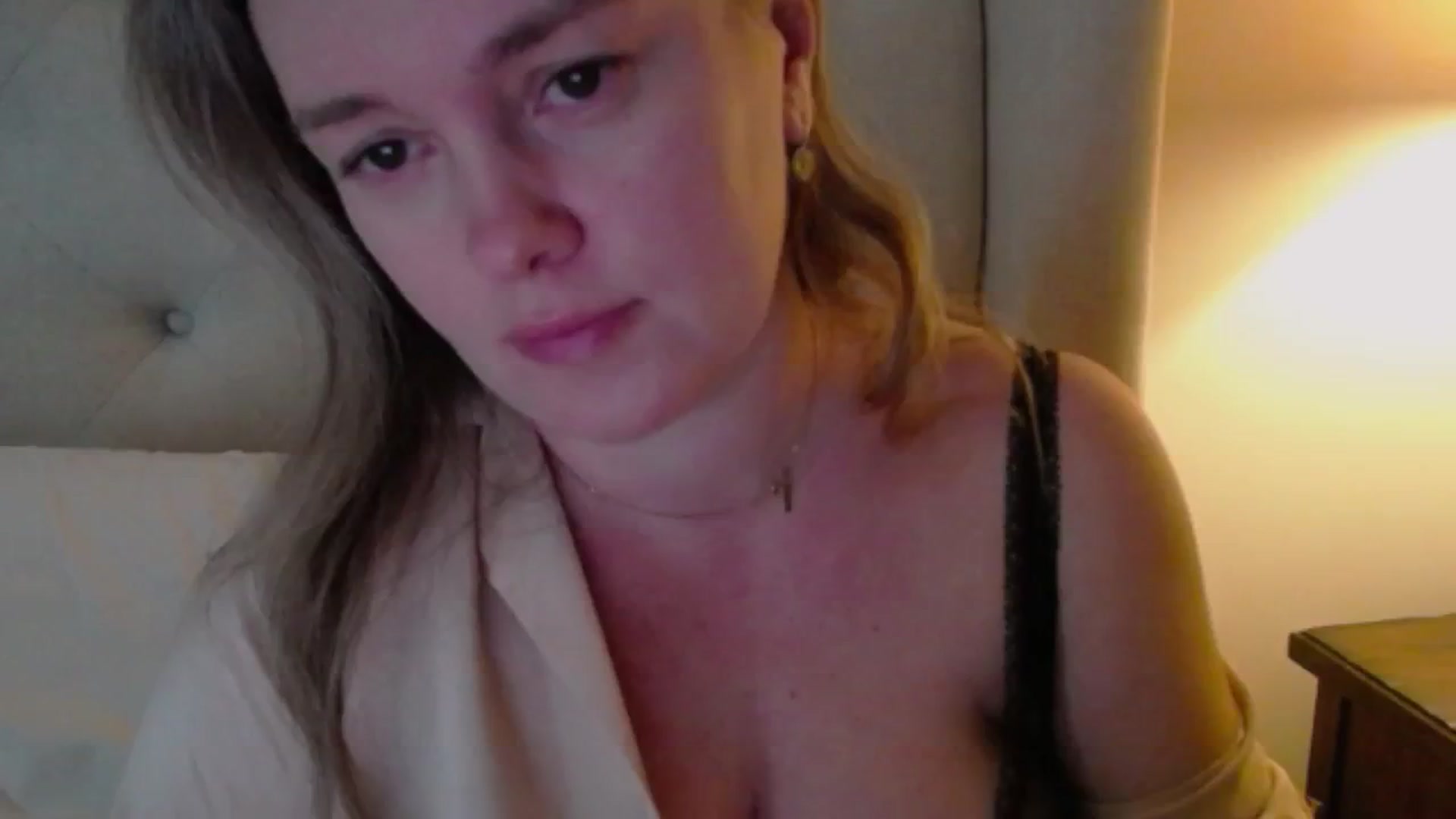 Gallery image thumbnail from J0llye's myfreecams stream on, 11/30/2024, 21:16 image 18 of 20
